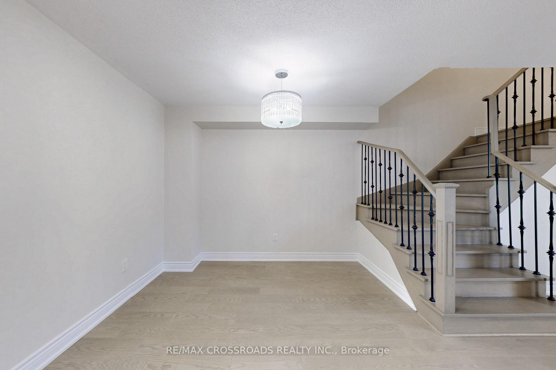 Photo 7 of 29 Regatta Crescent, Whitby, Port Whitby — HOMEH