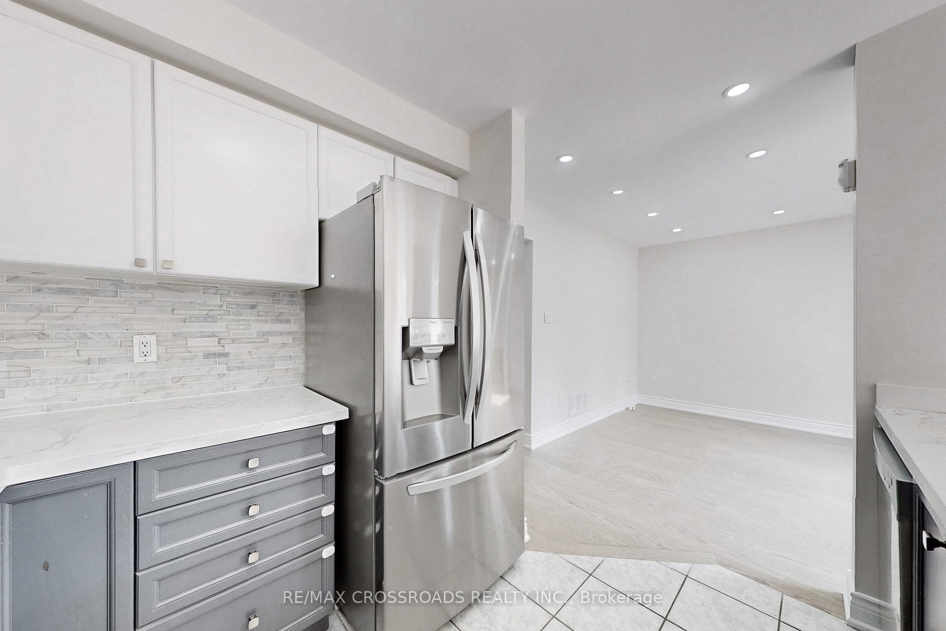Photo 11 of 29 Regatta Crescent, Whitby, Port Whitby — HOMEH