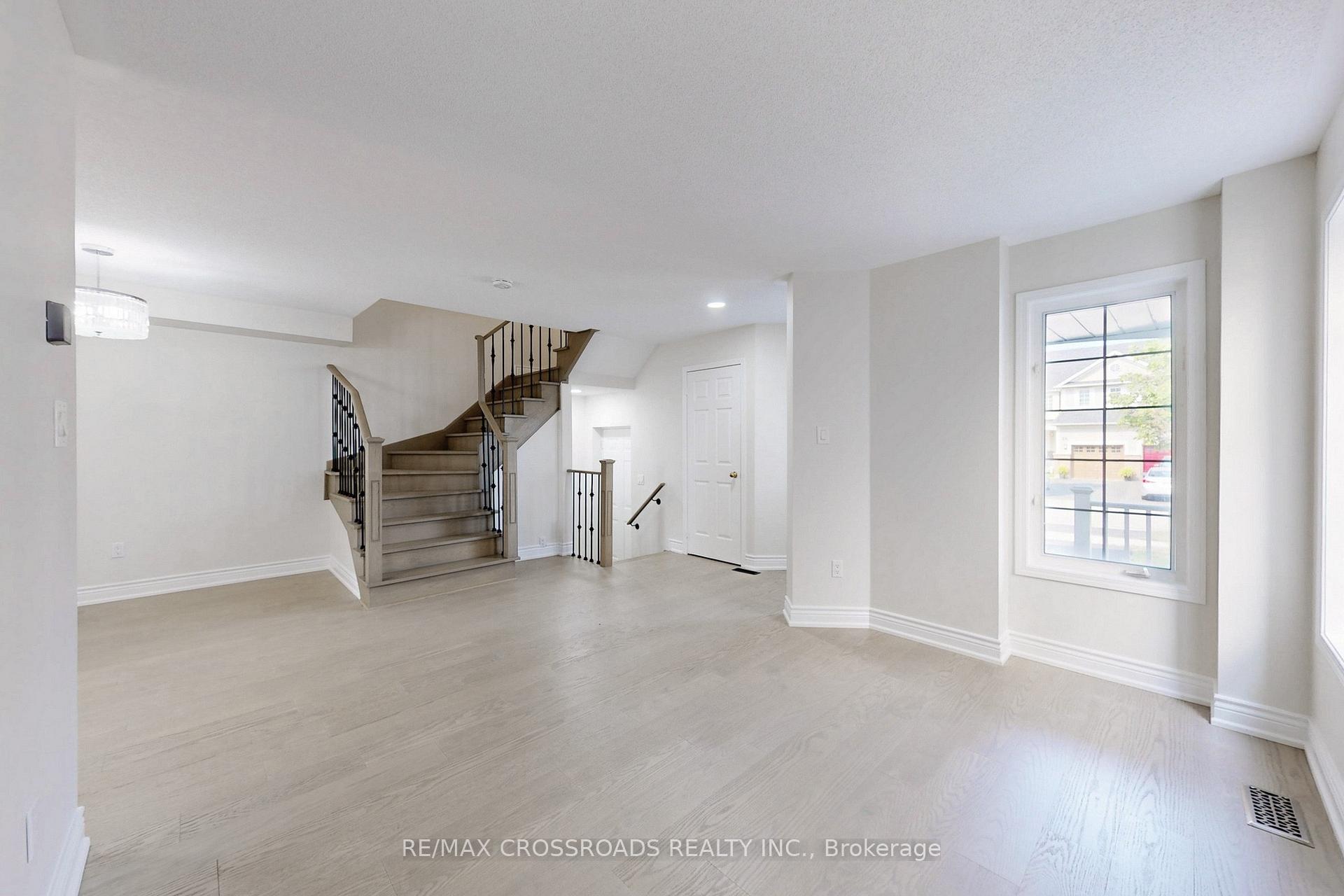 Photo 18 of 29 Regatta Crescent, Whitby, Port Whitby — HOMEH