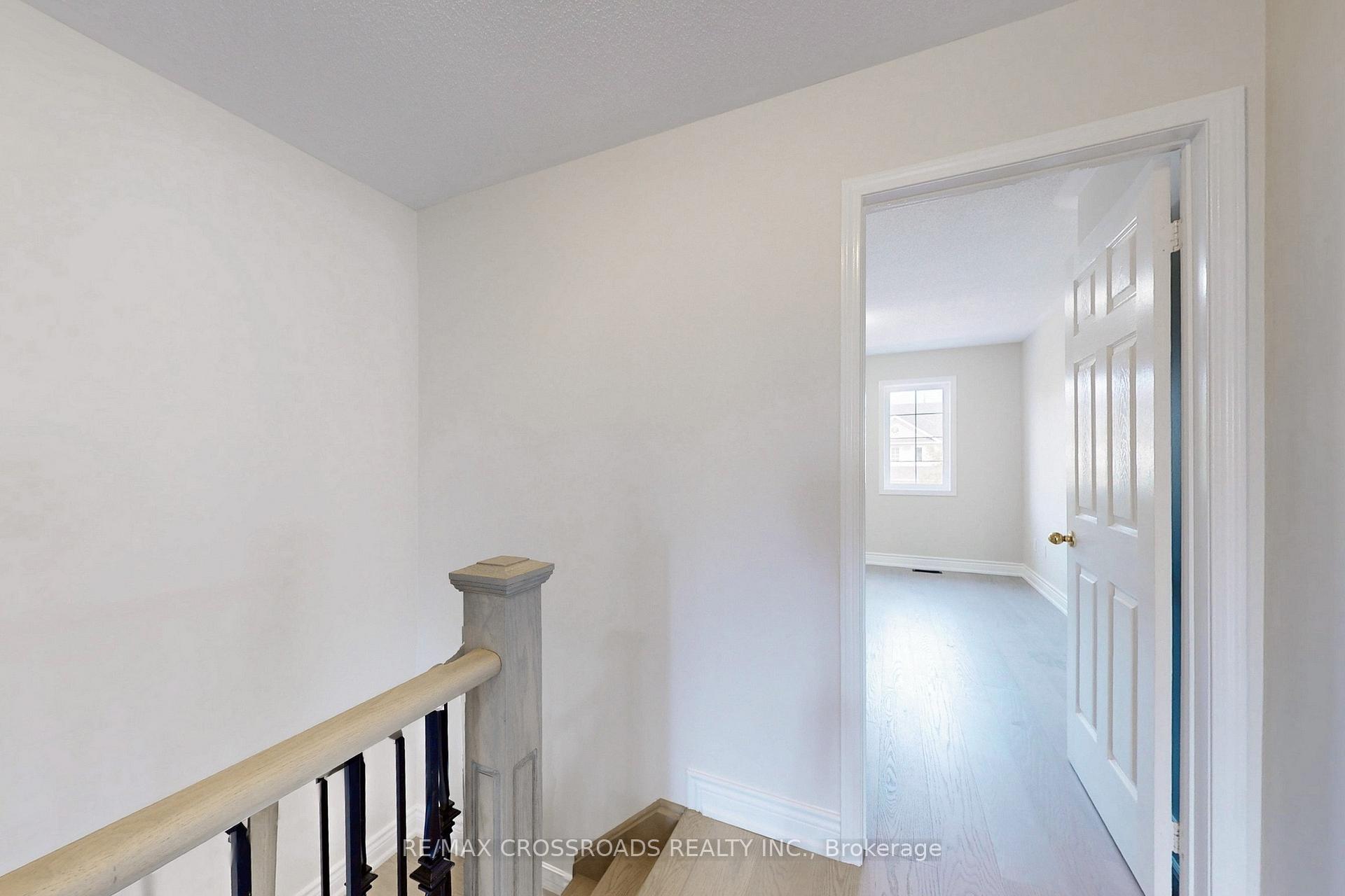 Photo 22 of 29 Regatta Crescent, Whitby, Port Whitby — HOMEH