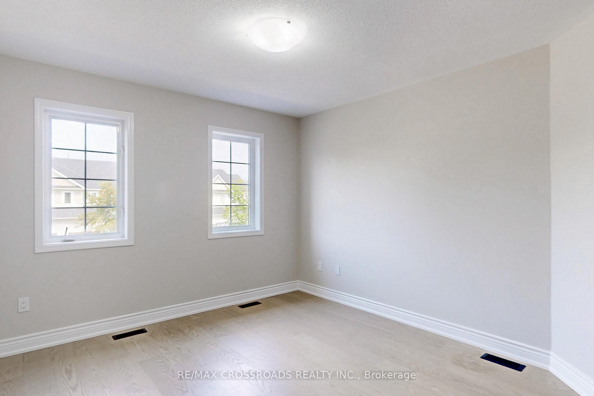 Photo 32 of 29 Regatta Crescent, Whitby, Port Whitby — HOMEH