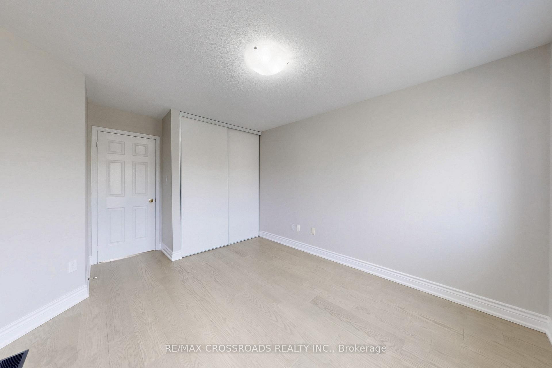 Photo 34 of 29 Regatta Crescent, Whitby, Port Whitby — HOMEH