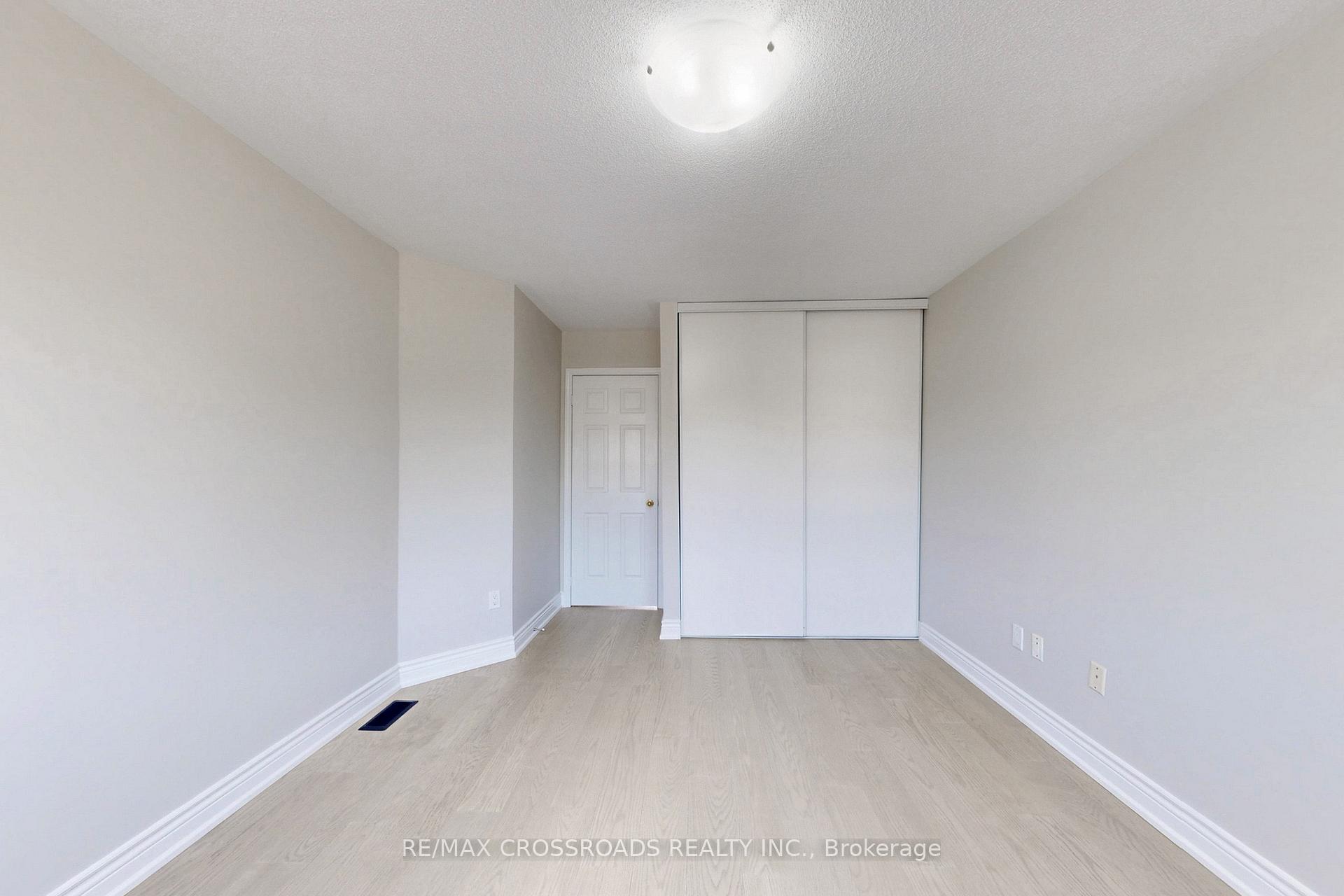 Photo 35 of 29 Regatta Crescent, Whitby, Port Whitby — HOMEH