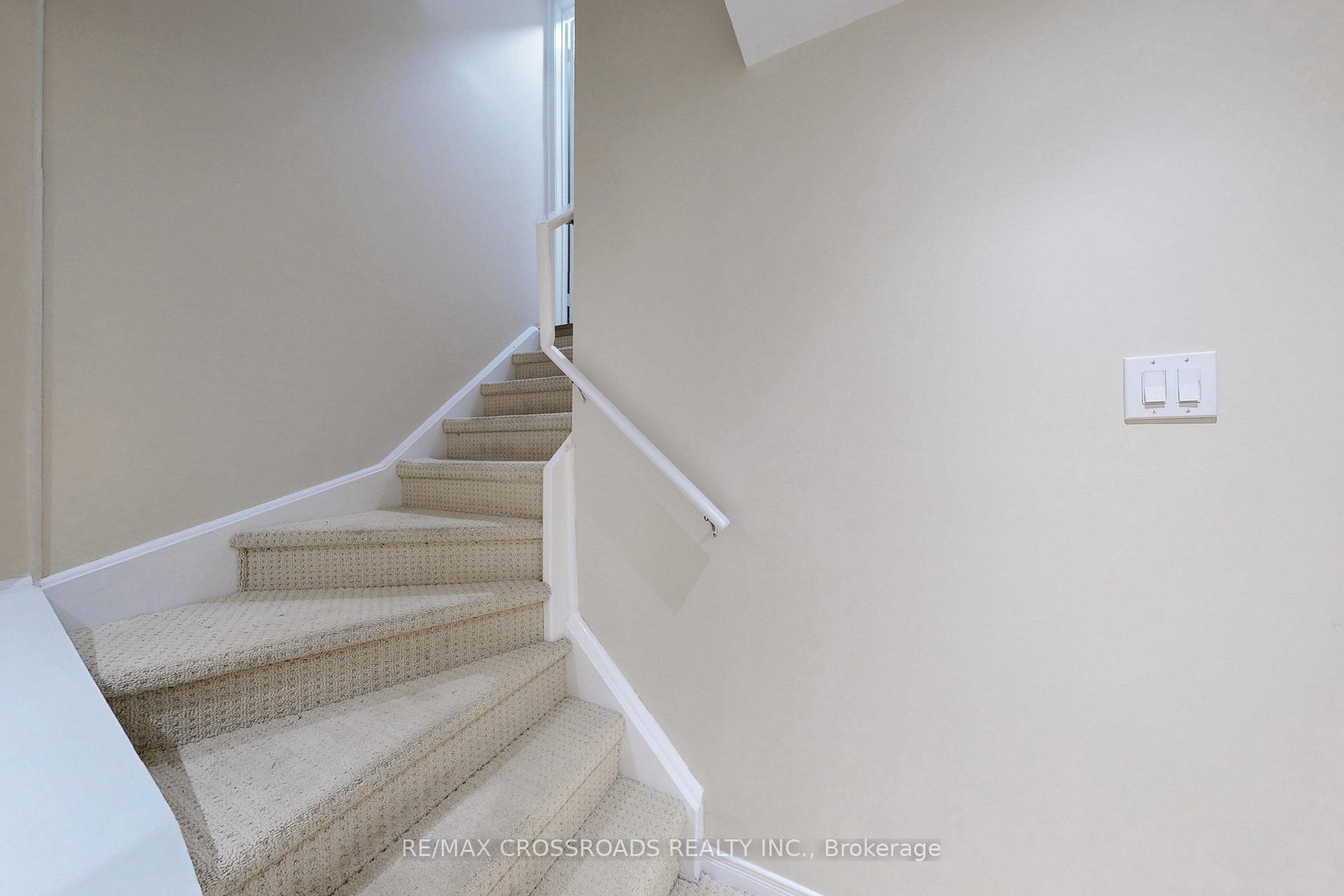 Photo 38 of 29 Regatta Crescent, Whitby, Port Whitby — HOMEH