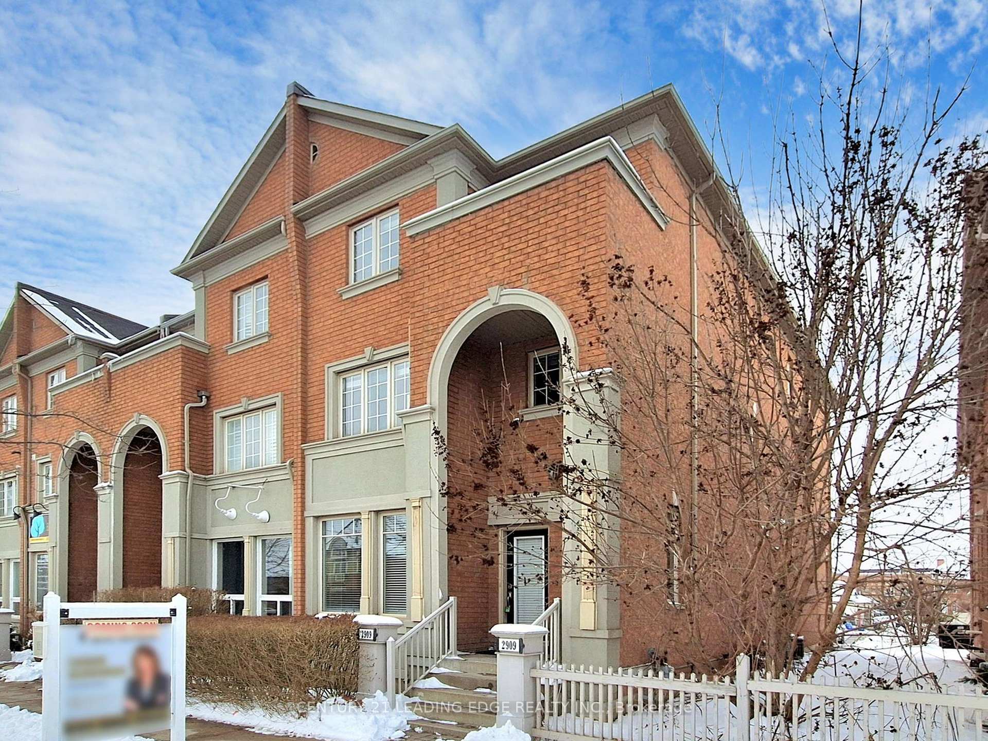 Front of 2909 Bur Oak Avenue