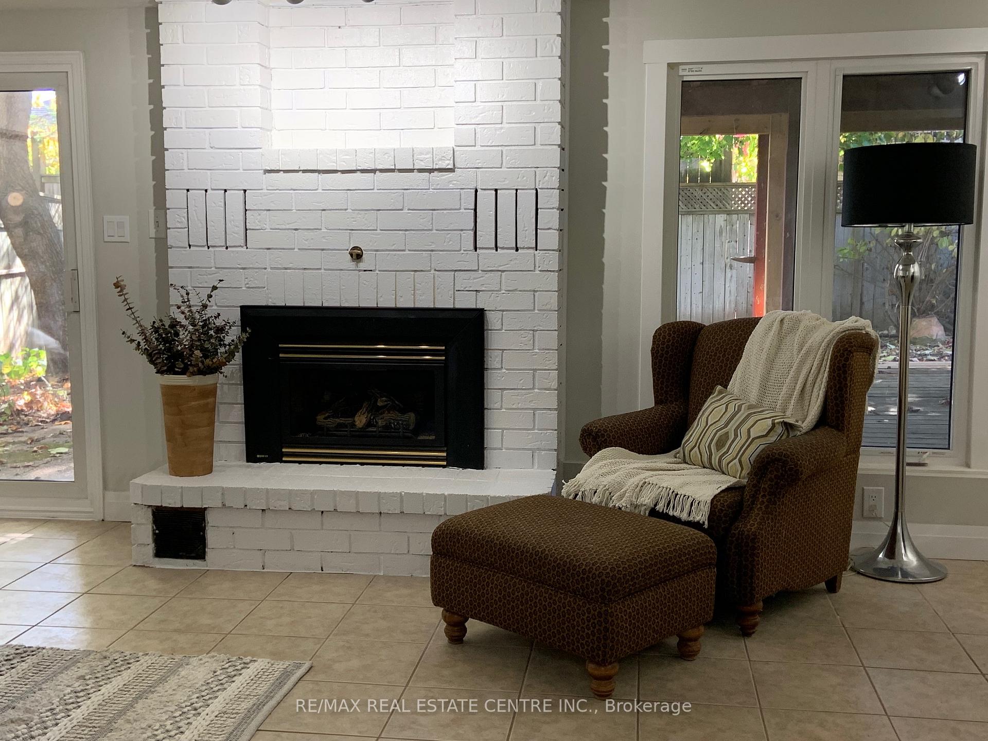 Photo 6 of Unit 6, 511 Oakvale Drive, Waterloo — HOMEH