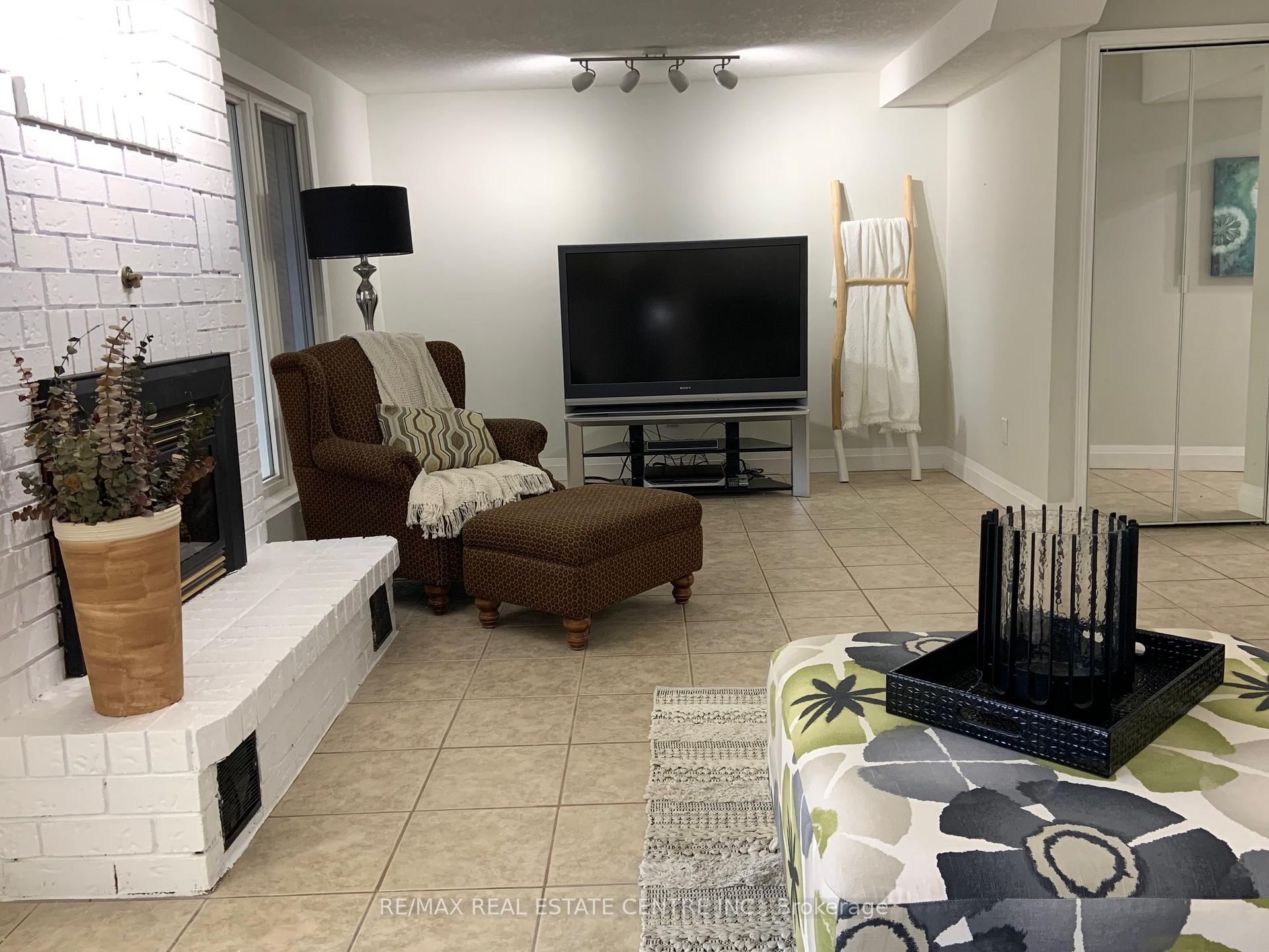 Photo 7 of Unit 6, 511 Oakvale Drive, Waterloo — HOMEH