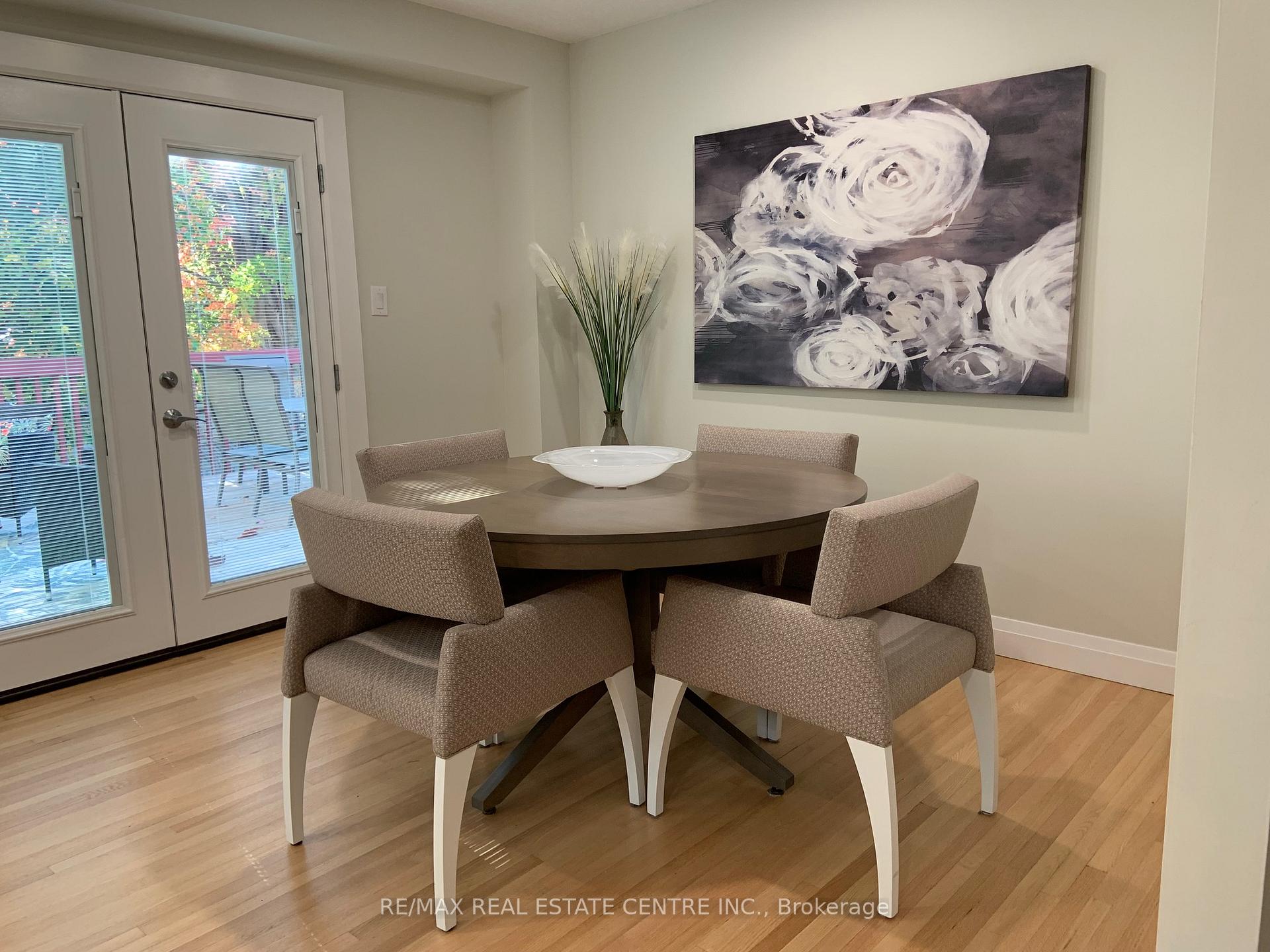 Photo 8 of Unit 6, 511 Oakvale Drive, Waterloo — HOMEH