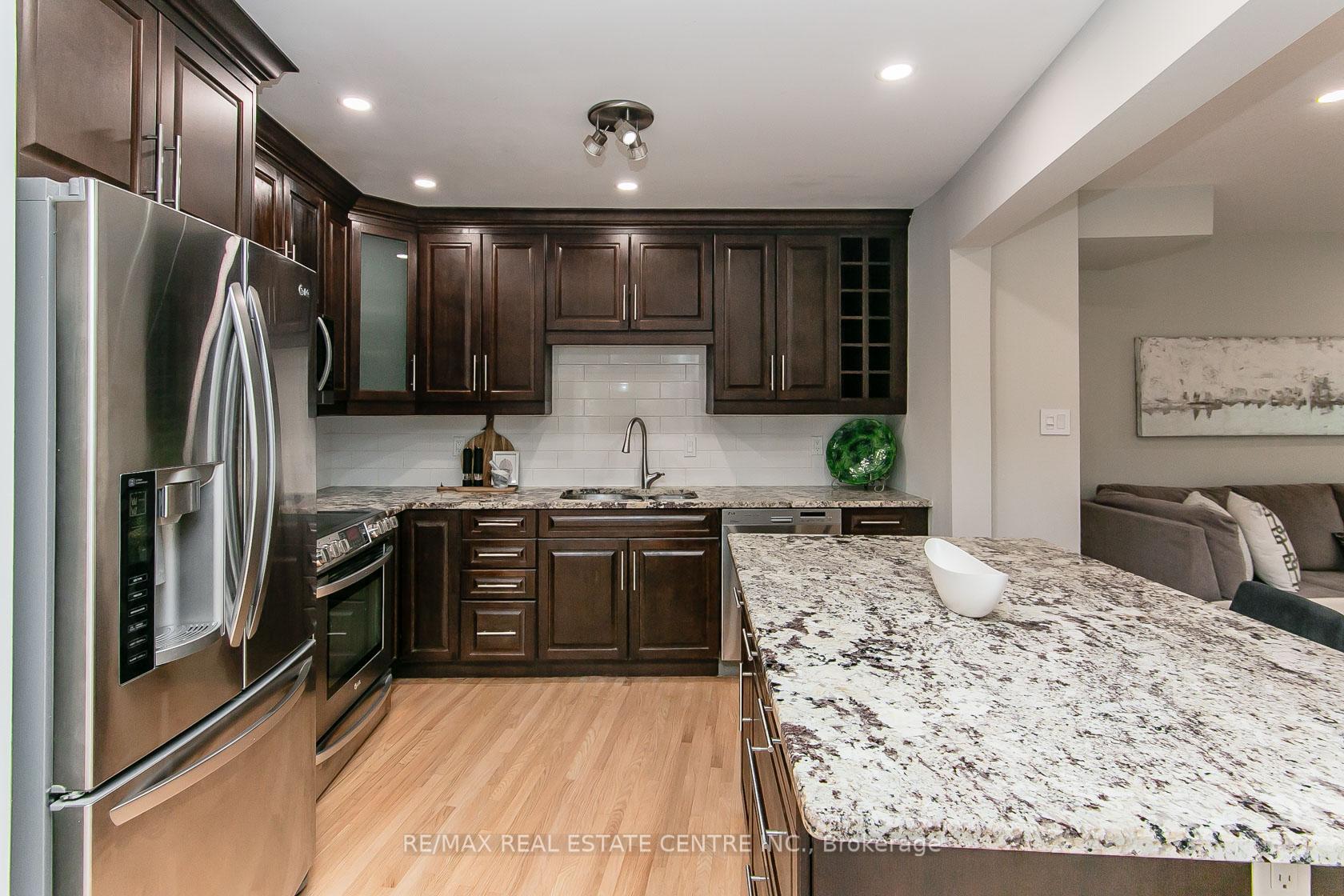 Photo 14 of Unit 6, 511 Oakvale Drive, Waterloo — HOMEH
