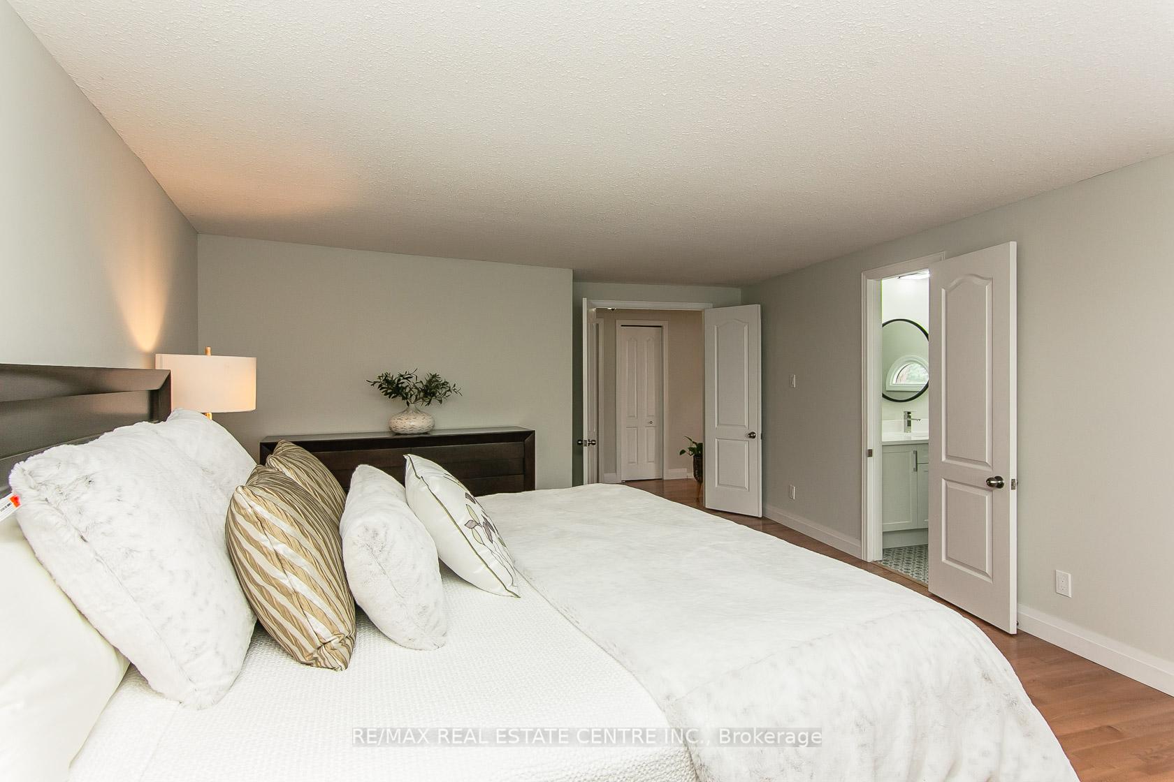 Photo 24 of Unit 6, 511 Oakvale Drive, Waterloo — HOMEH