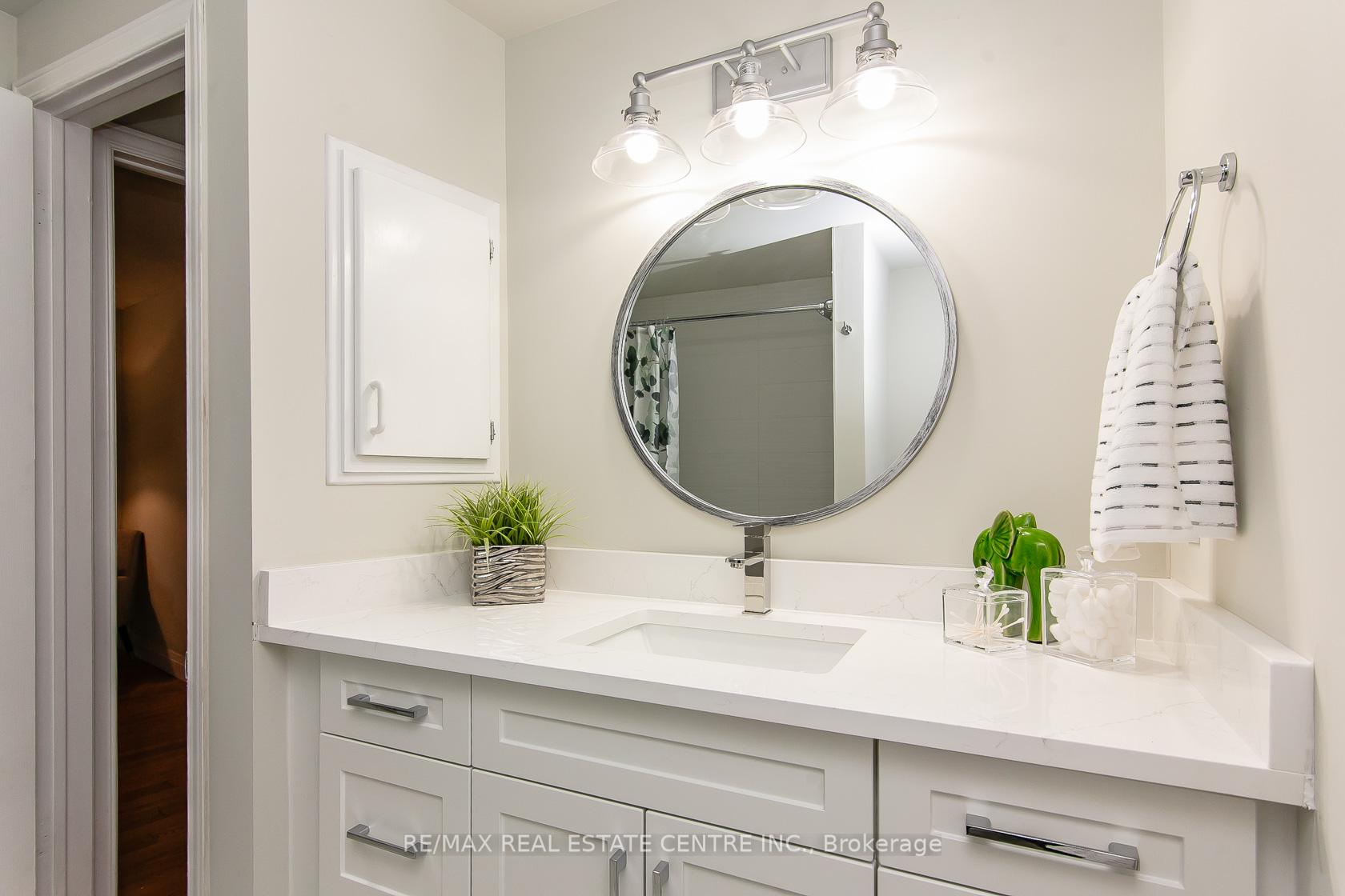 Photo 32 of Unit 6, 511 Oakvale Drive, Waterloo — HOMEH