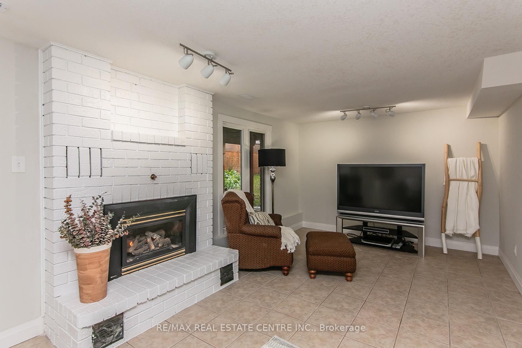 Photo 35 of Unit 6, 511 Oakvale Drive, Waterloo — HOMEH