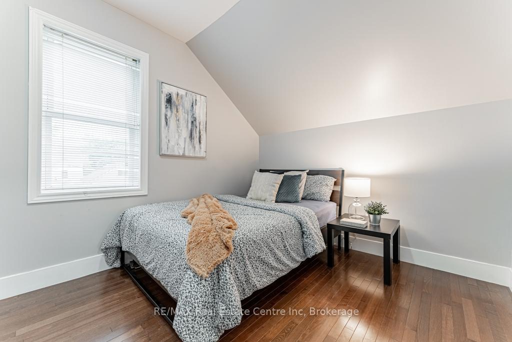 Photo 26 of 14 Riverside Drive W, Woolwich, Elmira — HOMEH