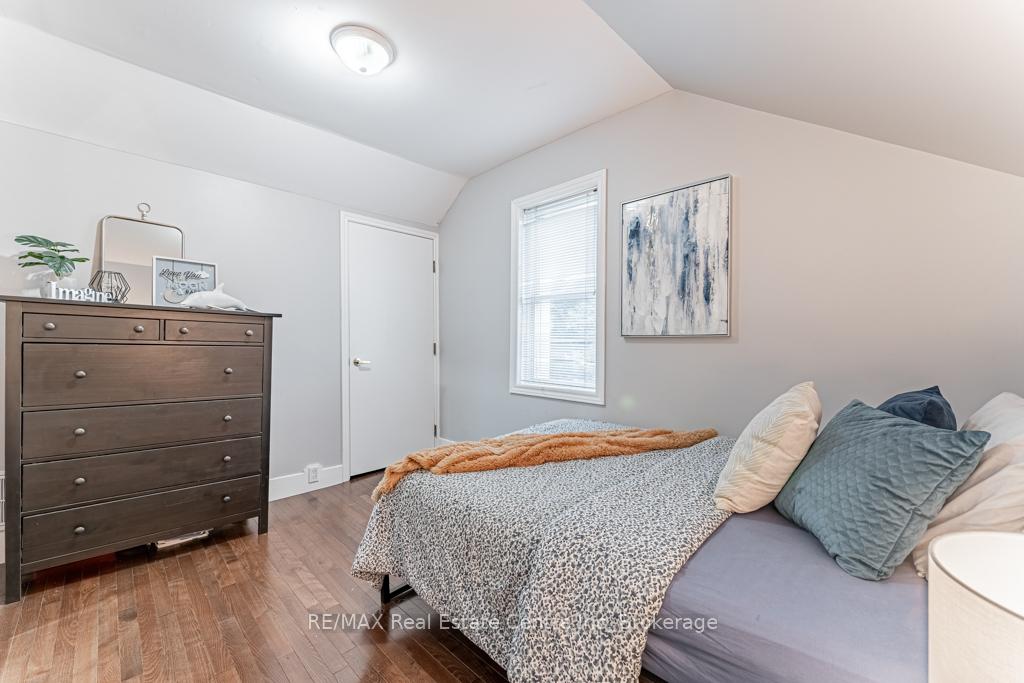Photo 27 of 14 Riverside Drive W, Woolwich, Elmira — HOMEH