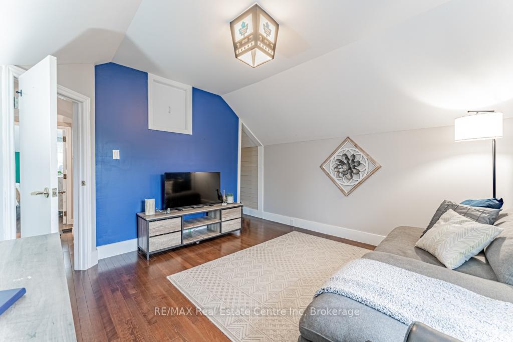 Photo 29 of 14 Riverside Drive W, Woolwich, Elmira — HOMEH