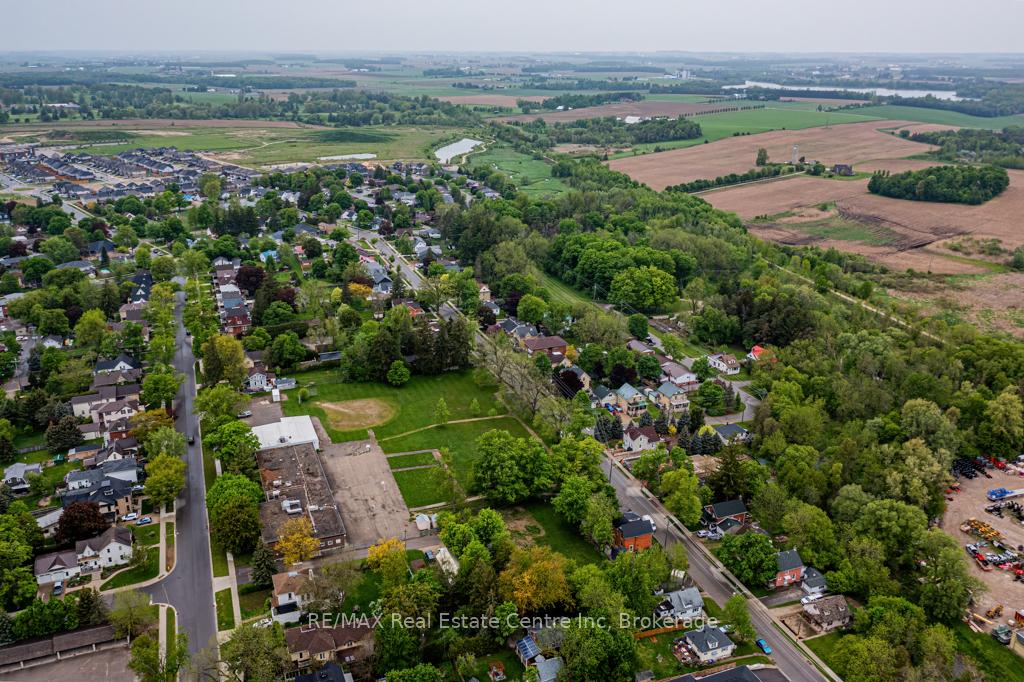 Photo 35 of 14 Riverside Drive W, Woolwich, Elmira — HOMEH