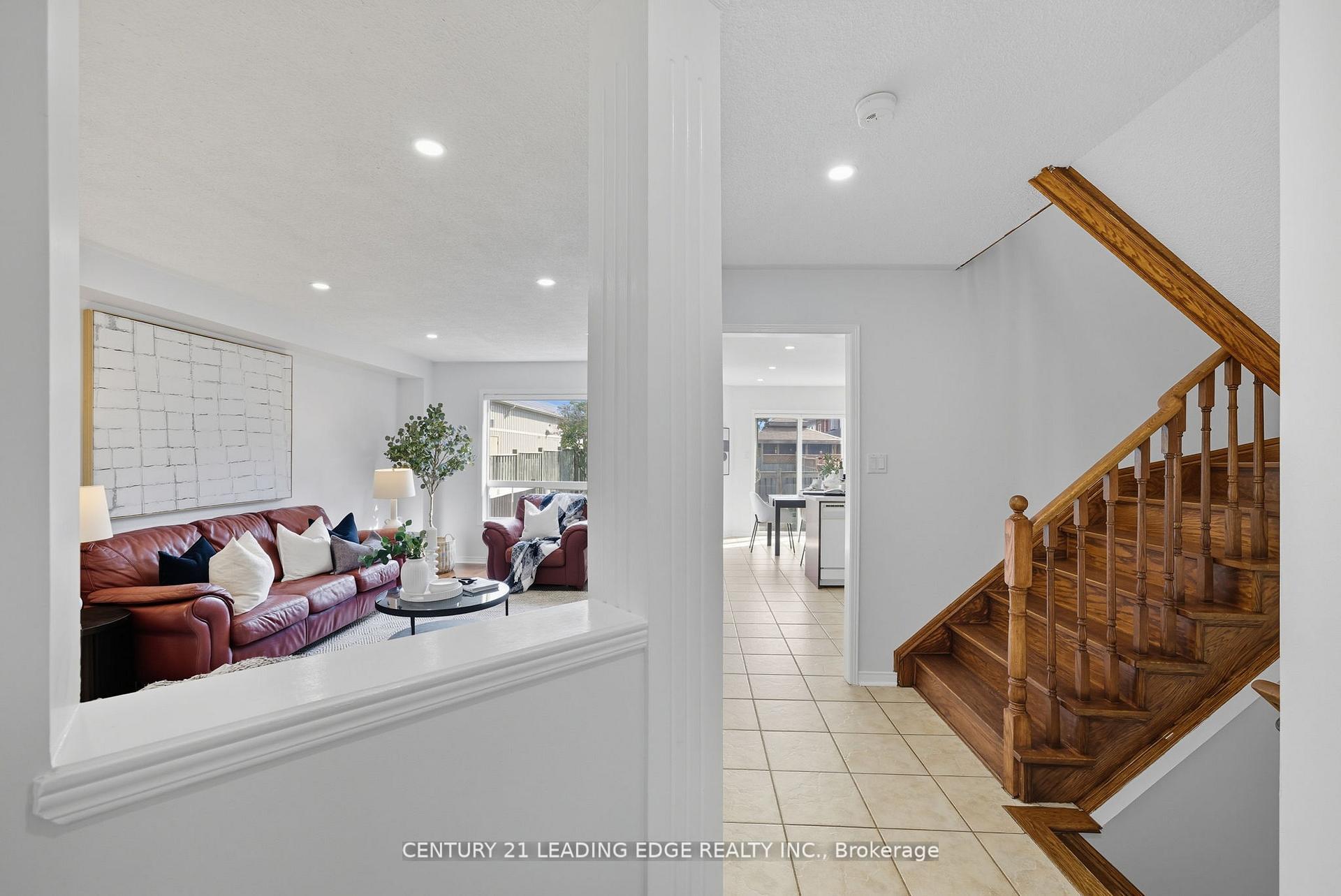 Photo 6 of 9 McCartney Avenue, Whitby, Williamsburg — HOMEH