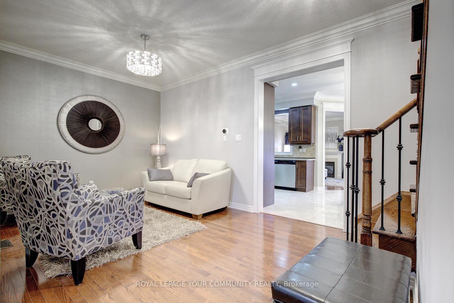 Photo 4 of 121 Mahogany Forest Drive, Vaughan, Patterson — HOMEH