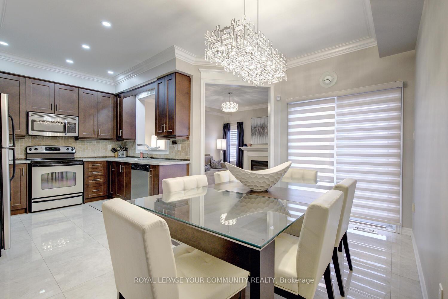 Photo 12 of 121 Mahogany Forest Drive, Vaughan, Patterson — HOMEH