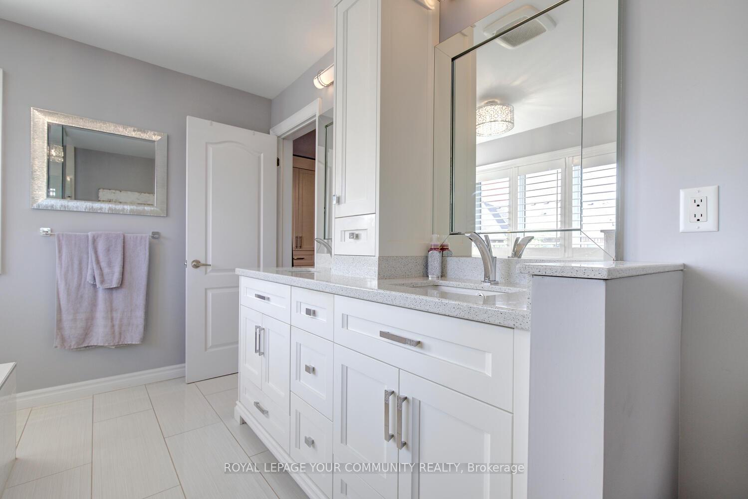 Photo 33 of 121 Mahogany Forest Drive, Vaughan, Patterson — HOMEH