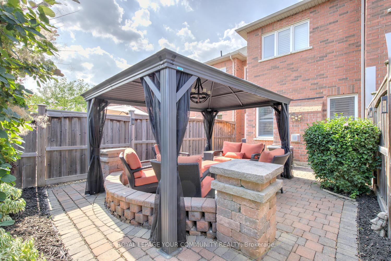 Photo 47 of 121 Mahogany Forest Drive, Vaughan, Patterson — HOMEH