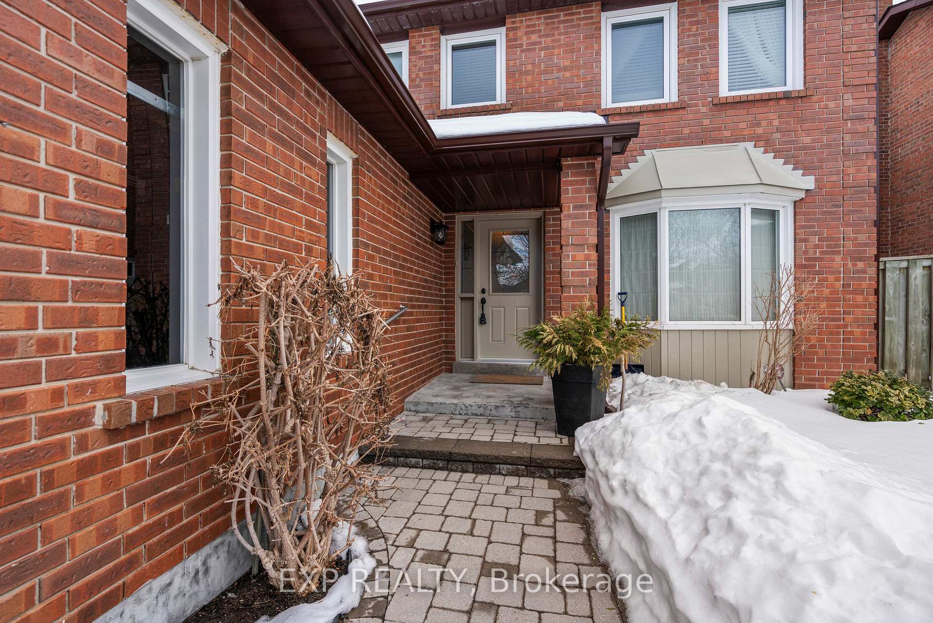 Photo 3 of 348 Raymerville Drive, Markham, Raymerville — HOMEH