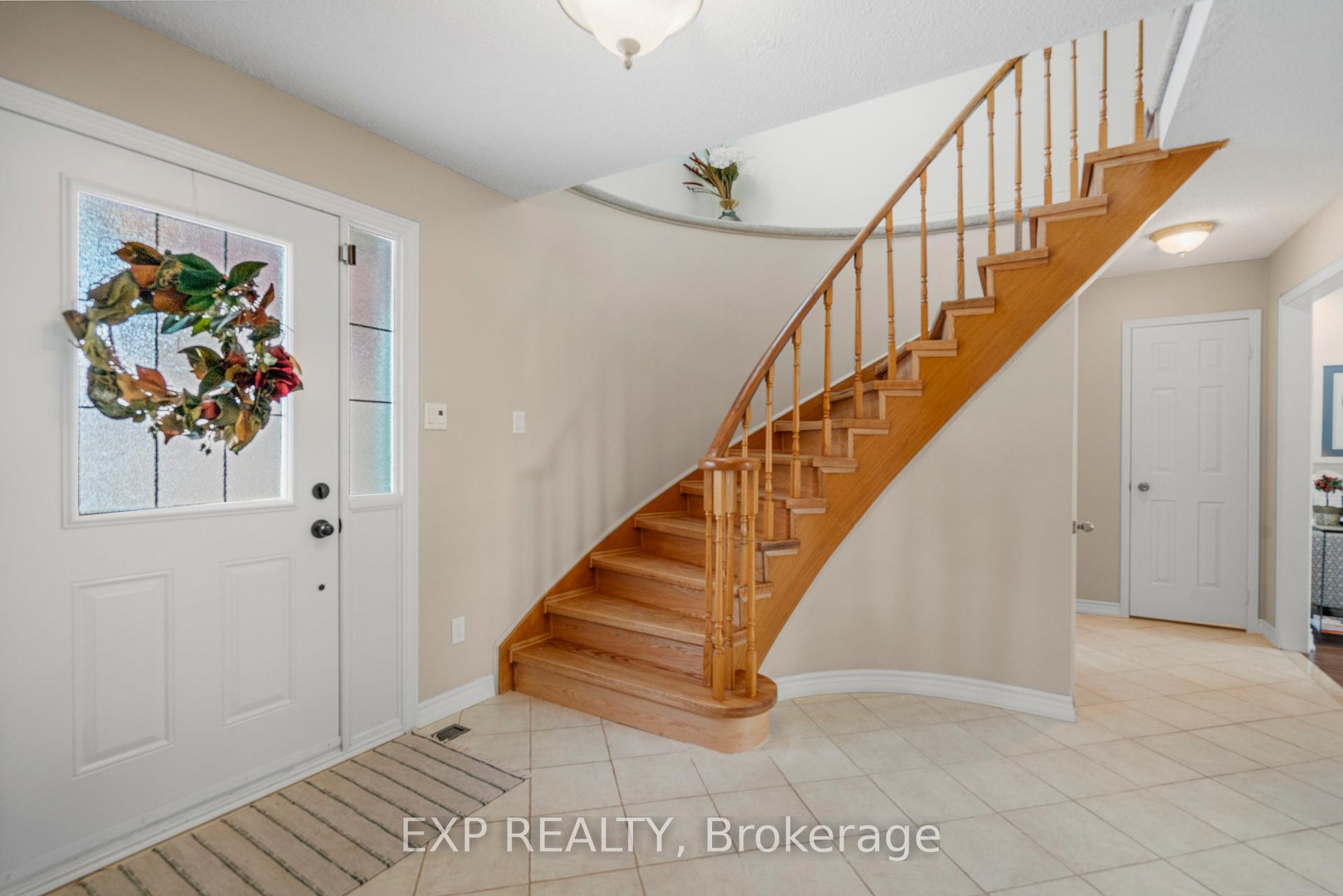 Photo 4 of 348 Raymerville Drive, Markham, Raymerville — HOMEH