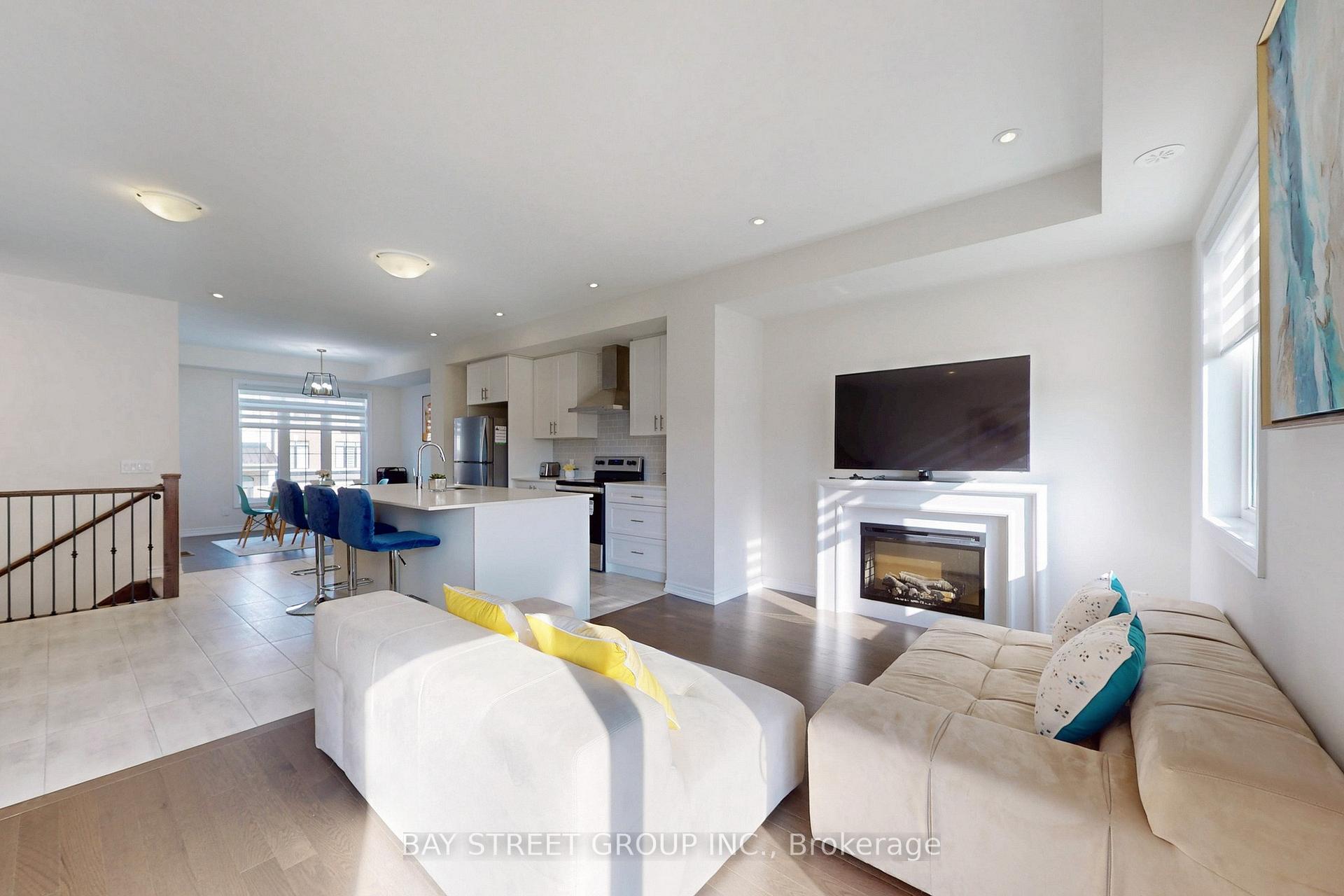Photo 8 of 20 Morrison Crescent, Whitby, Rural Whitby — HOMEH