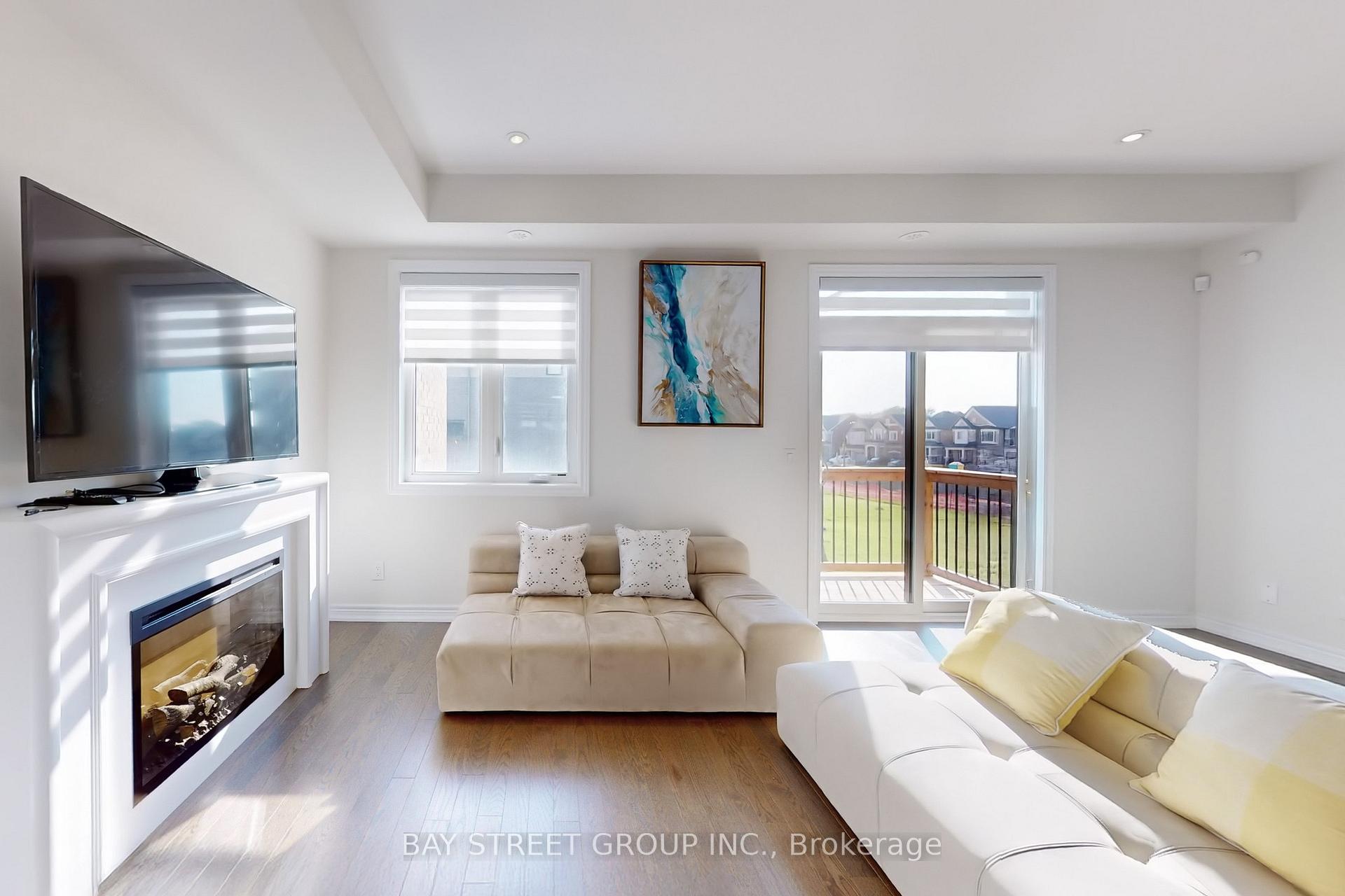 Photo 9 of 20 Morrison Crescent, Whitby, Rural Whitby — HOMEH