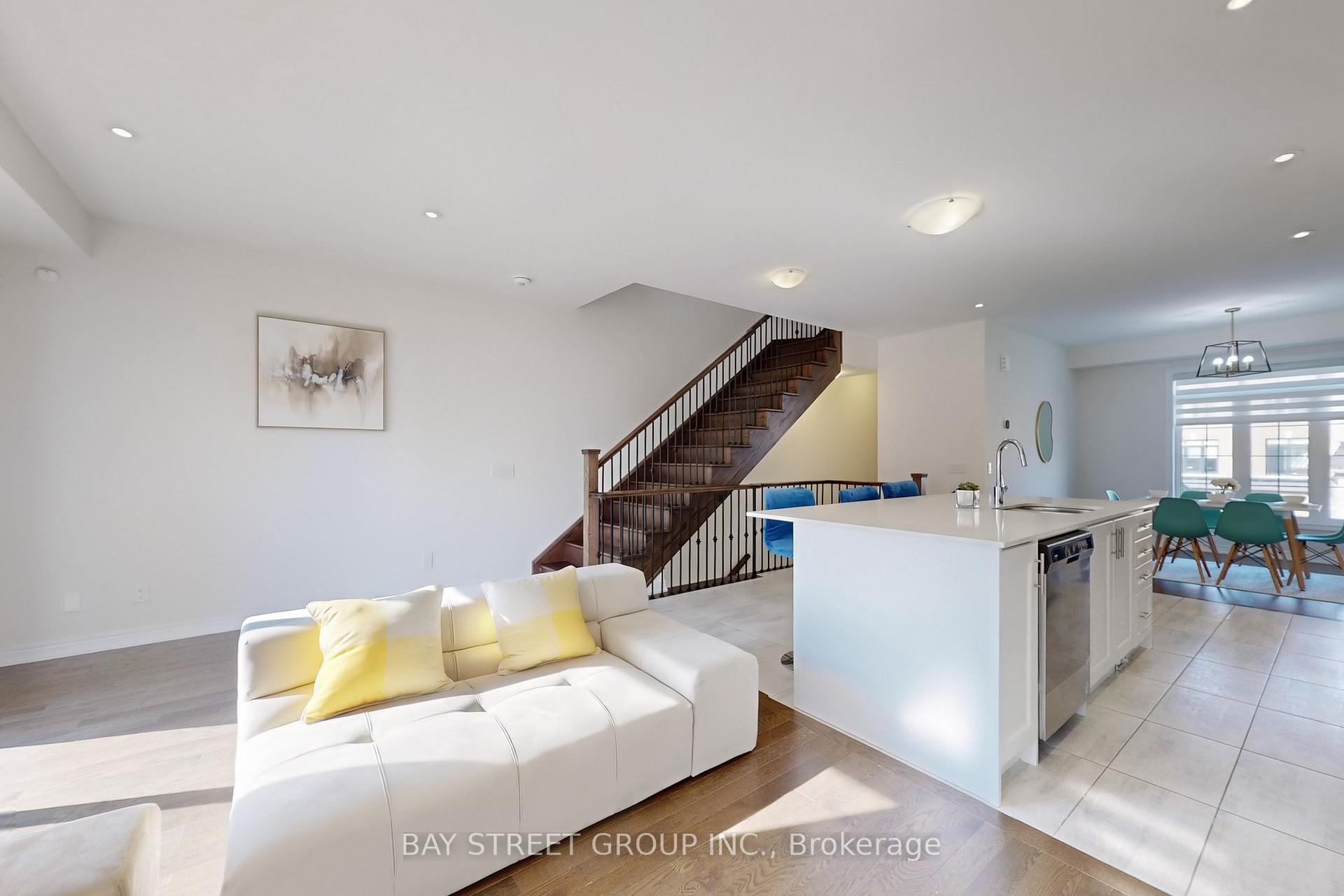 Photo 10 of 20 Morrison Crescent, Whitby, Rural Whitby — HOMEH
