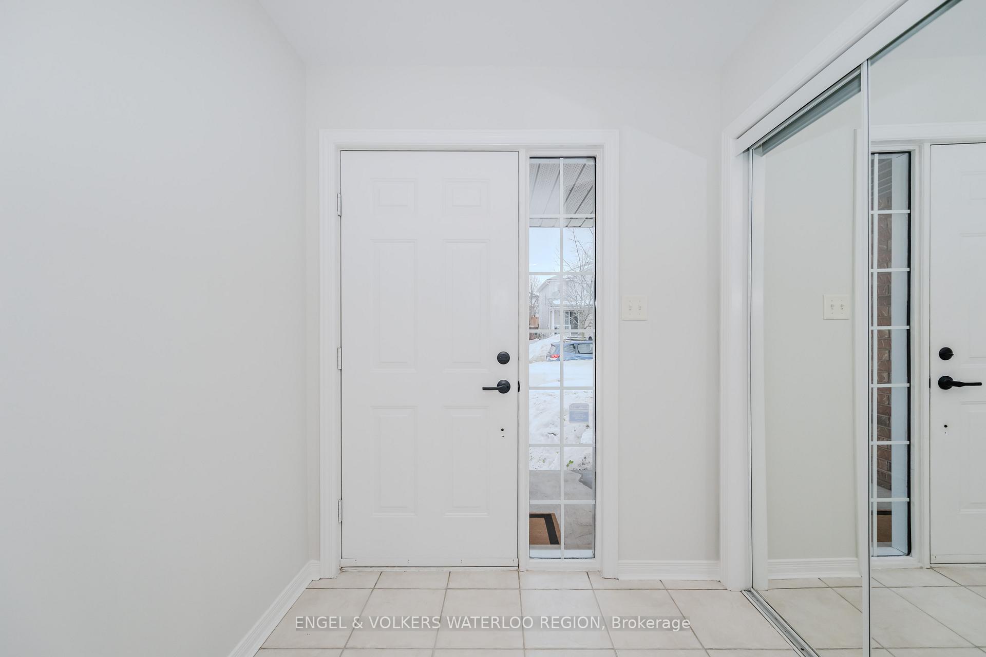 Photo 5 of 703 Karlsfeld Road, Waterloo — HOMEH