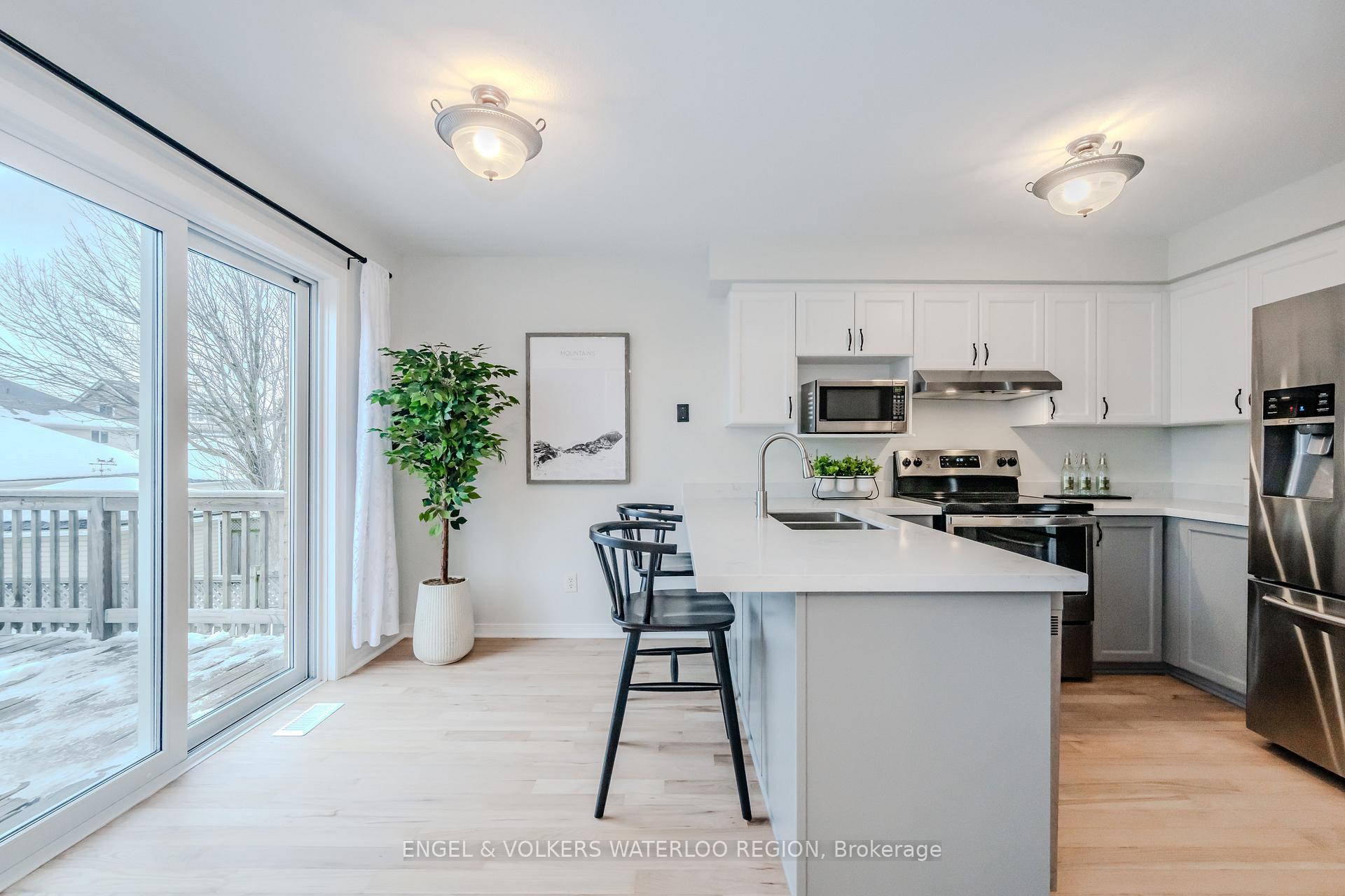 Photo 11 of 703 Karlsfeld Road, Waterloo — HOMEH