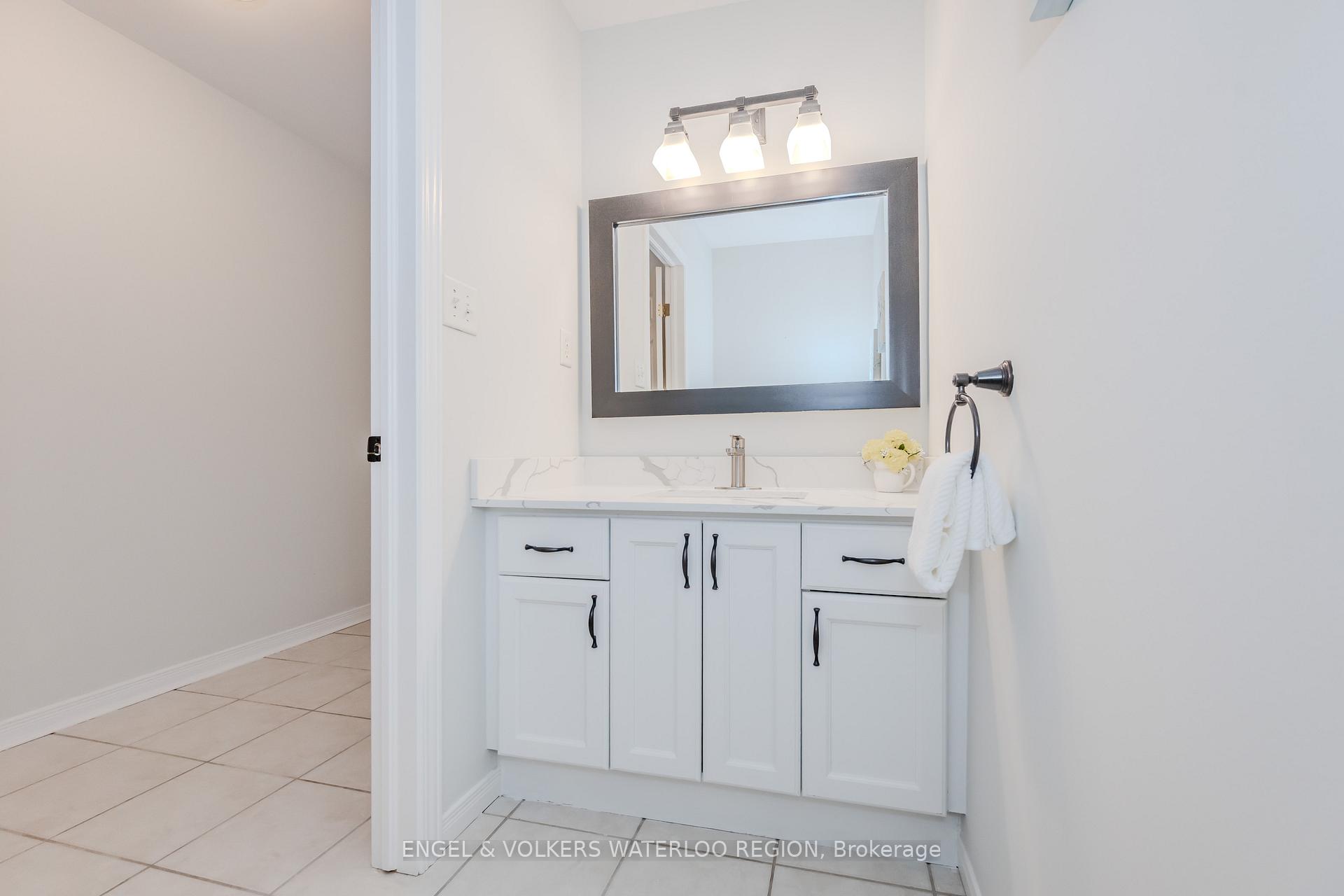 Photo 17 of 703 Karlsfeld Road, Waterloo — HOMEH