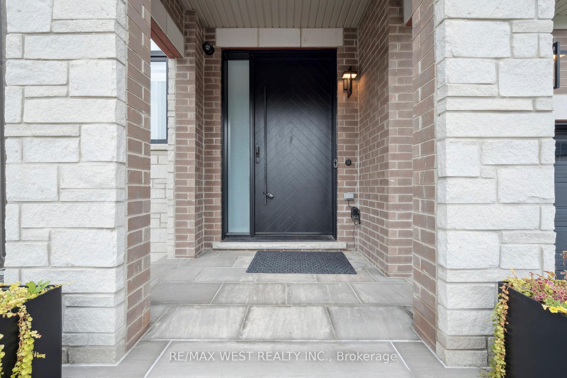 Photo 4 of 54 Stilton Avenue, Vaughan, Kleinburg — HOMEH