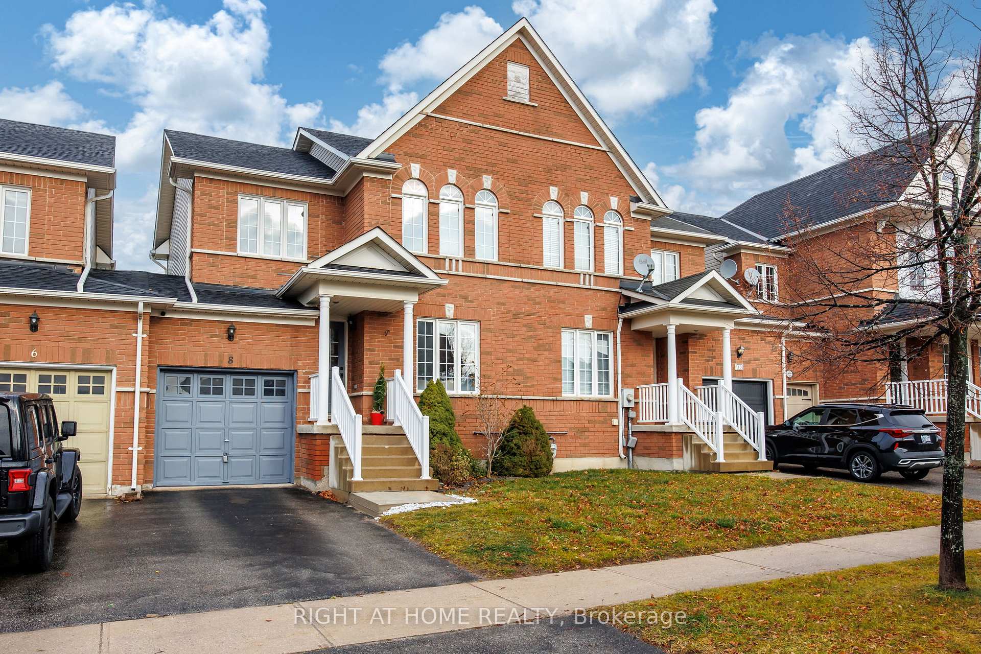 Photo 1 of 8 Diana Way, Barrie, Innis-Shore — HOMEH