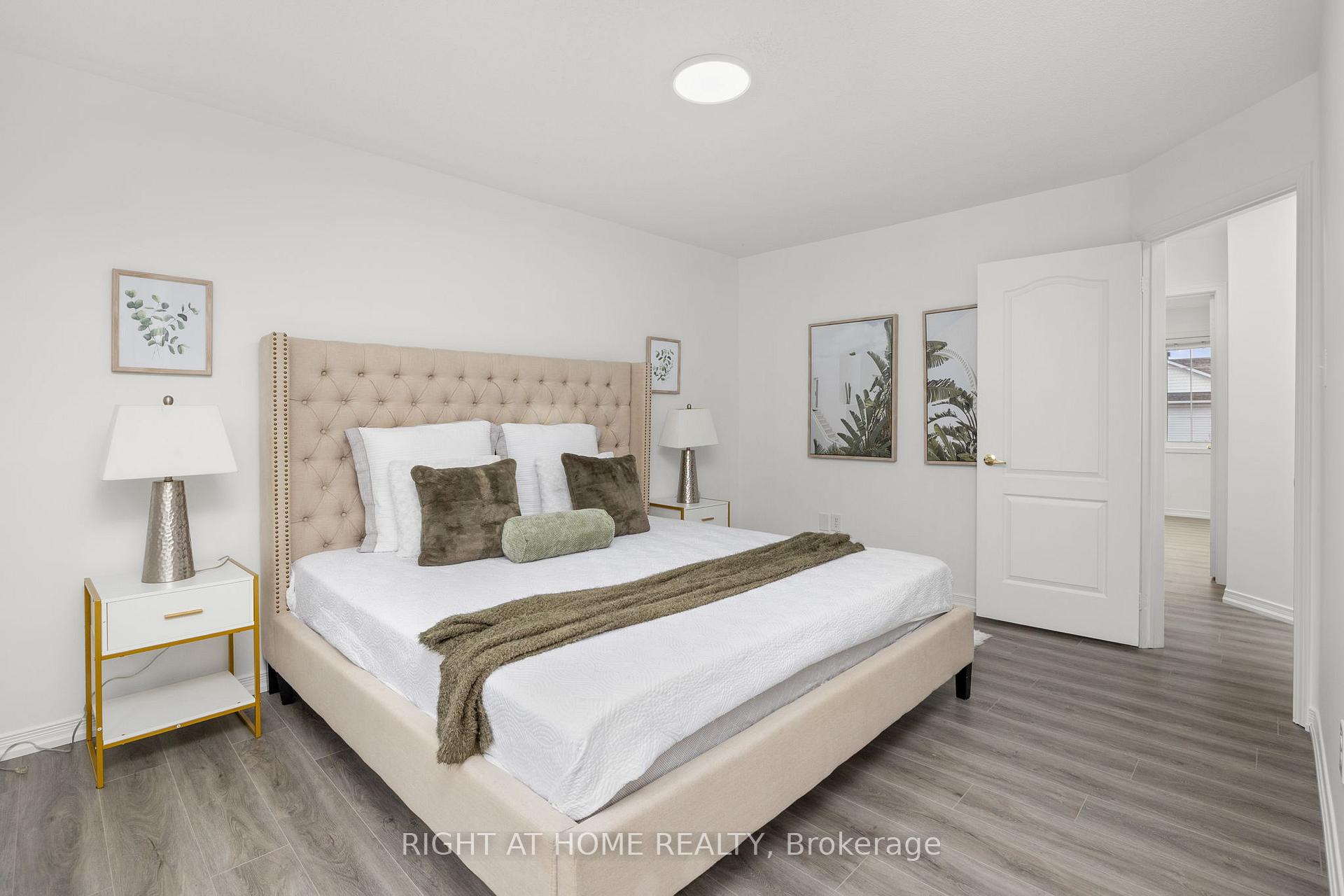 Photo 16 of 8 Diana Way, Barrie, Innis-Shore — HOMEH
