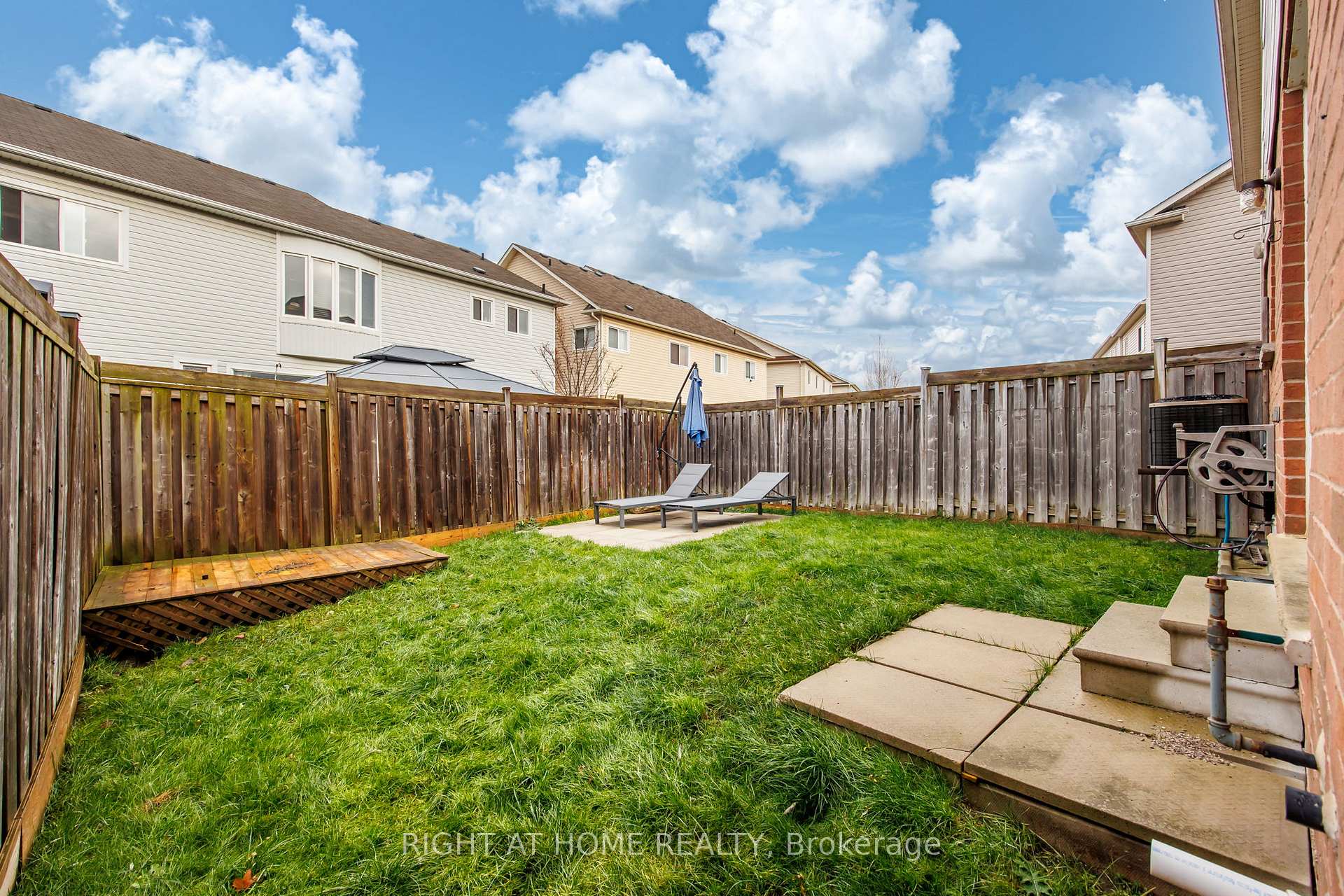 Photo 26 of 8 Diana Way, Barrie, Innis-Shore — HOMEH