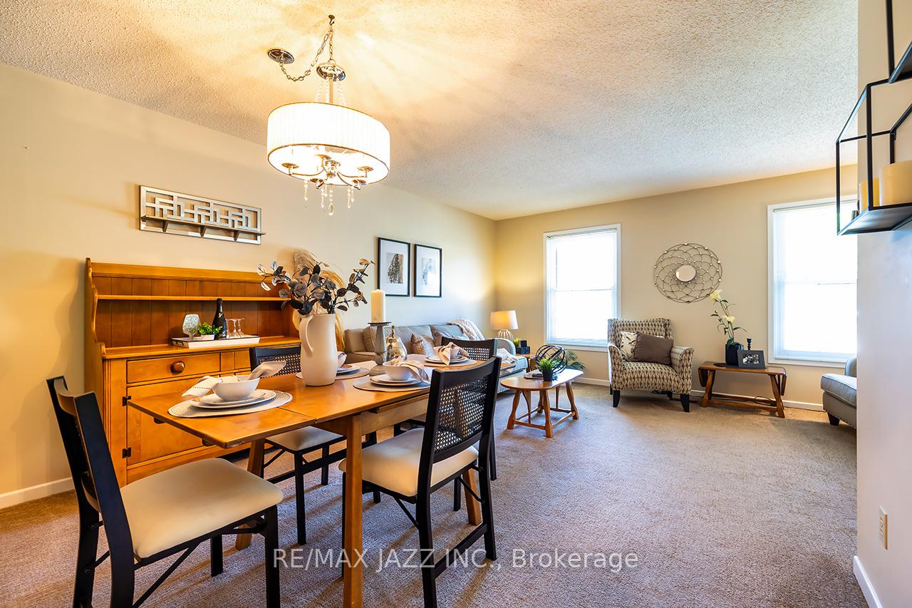 Photo 8 of 55 Regency Crescent, Whitby, Downtown Whitby — HOMEH