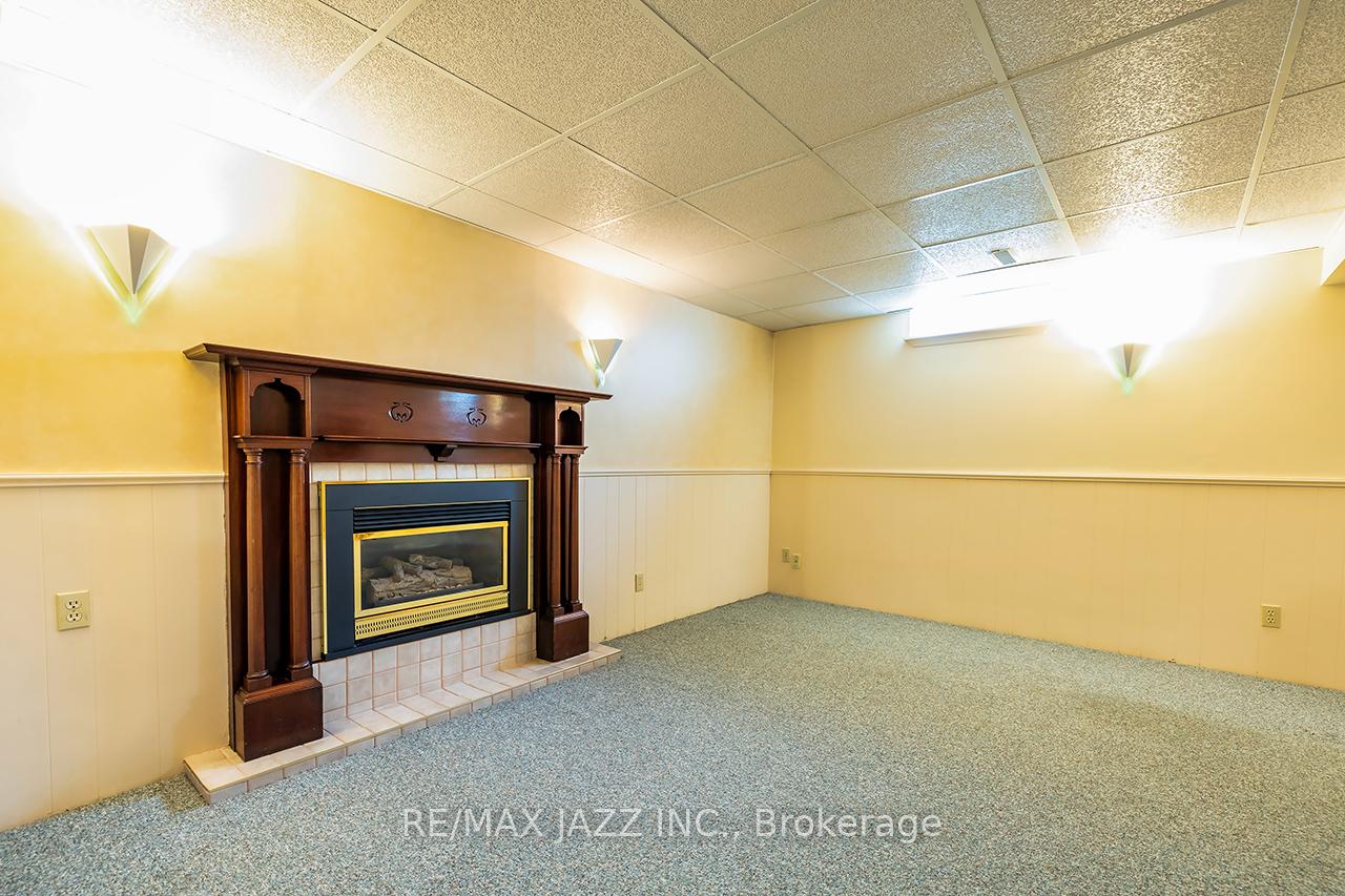 Photo 22 of 55 Regency Crescent, Whitby, Downtown Whitby — HOMEH