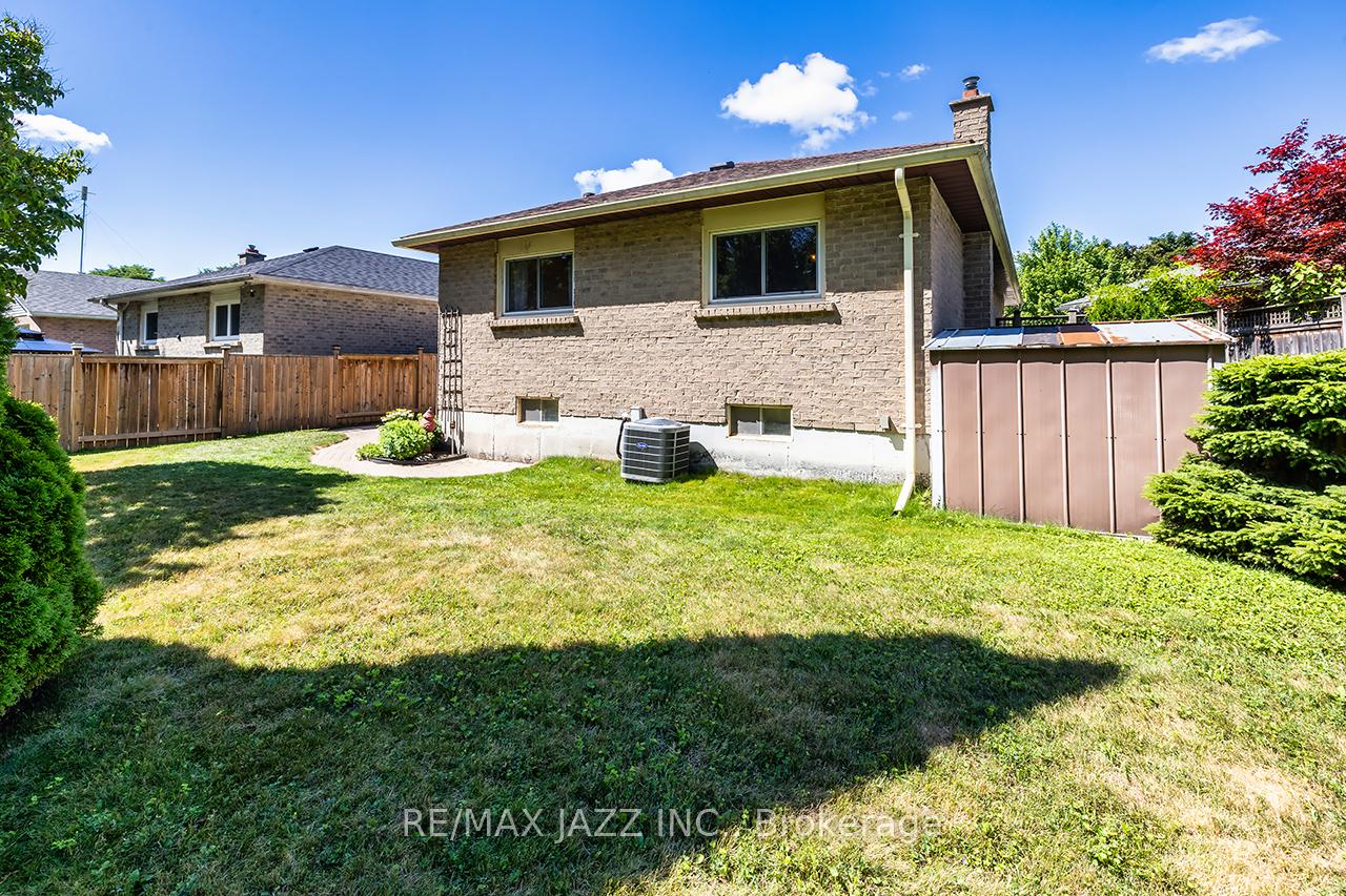 Photo 34 of 55 Regency Crescent, Whitby, Downtown Whitby — HOMEH