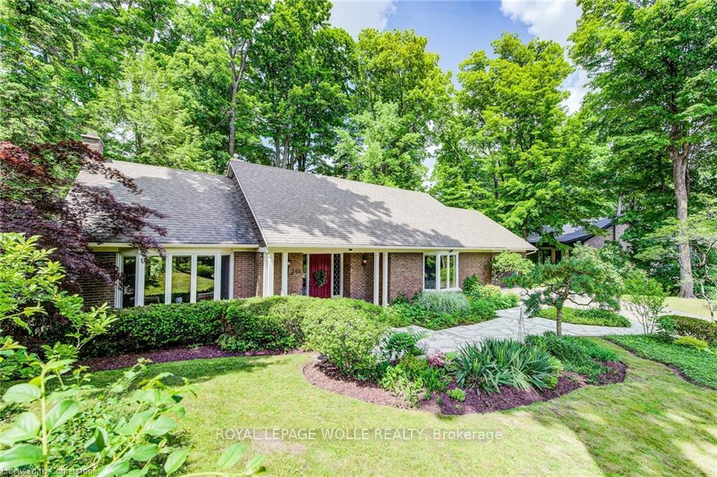 Photo 2 of 368 Warrington Drive, Waterloo — HOMEH