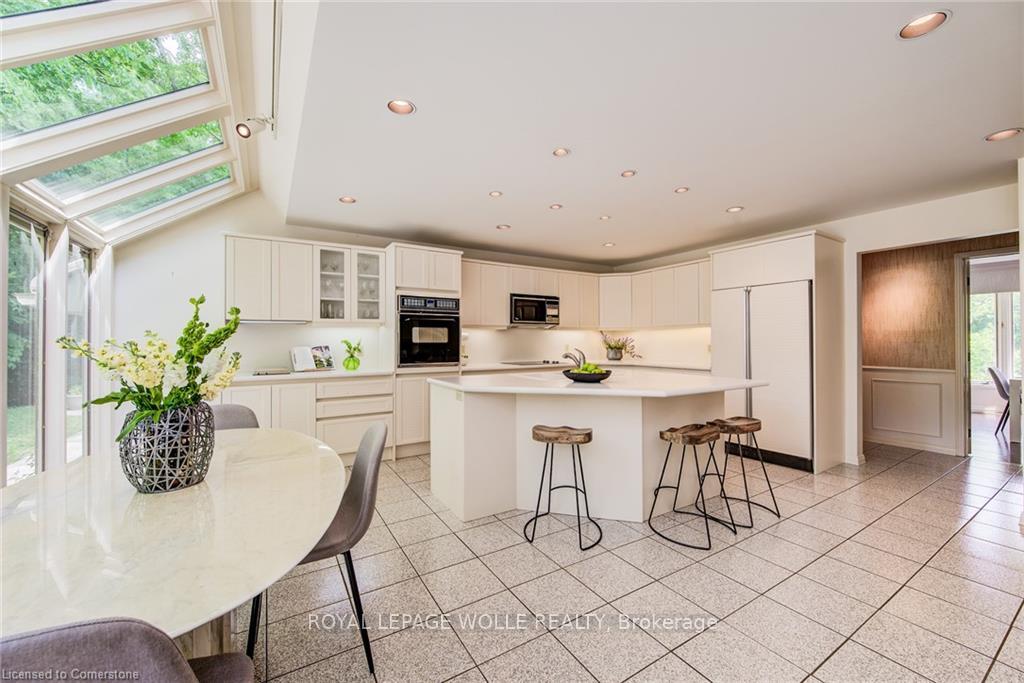 Photo 19 of 368 Warrington Drive, Waterloo — HOMEH