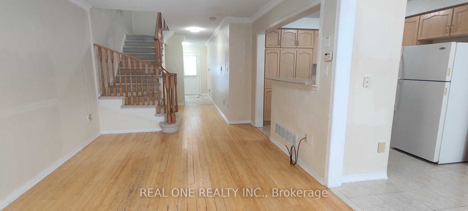 Photo 3 of 45 Devonwood Drive, Markham, Berczy — HOMEH
