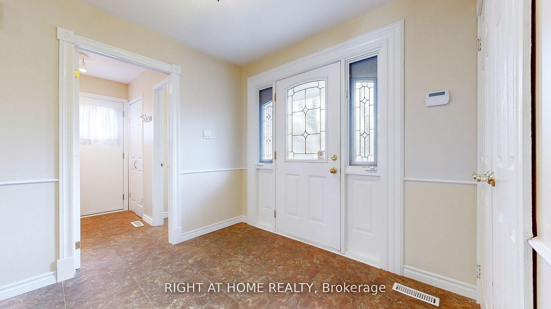 Photo 2 of Unit Upper, 38 Colette Drive, Whitby, Downtown Whitby — HOMEH