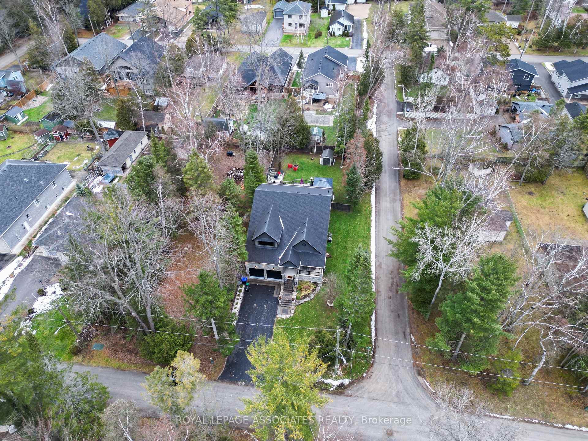 Photo 1 of 69 34th Street N, Wasaga Beach — HOMEH