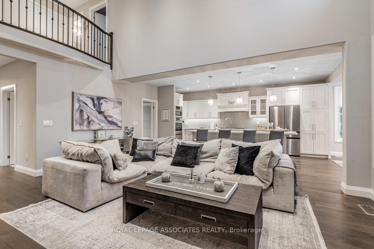 Photo 10 of 69 34th Street N, Wasaga Beach — HOMEH