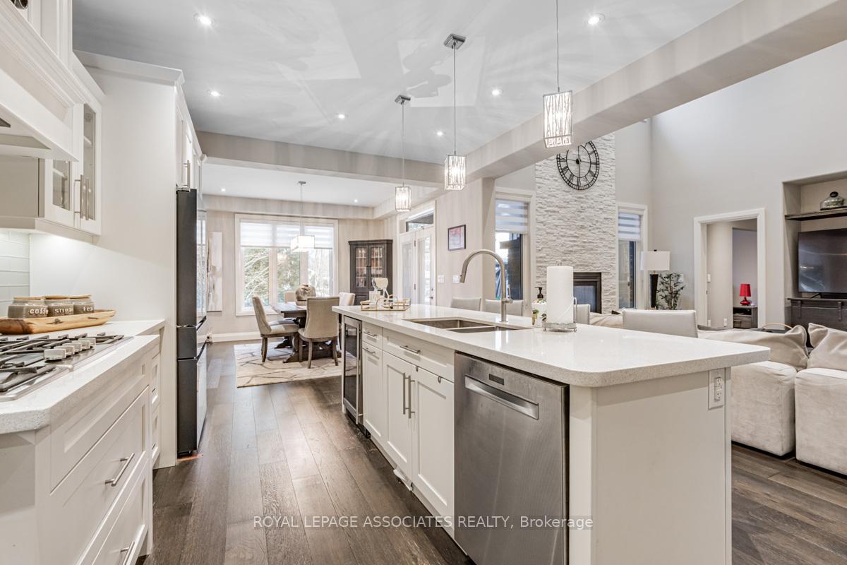 Photo 14 of 69 34th Street N, Wasaga Beach — HOMEH