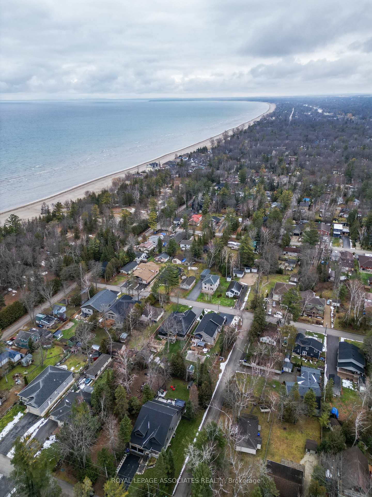 Photo 39 of 69 34th Street N, Wasaga Beach — HOMEH