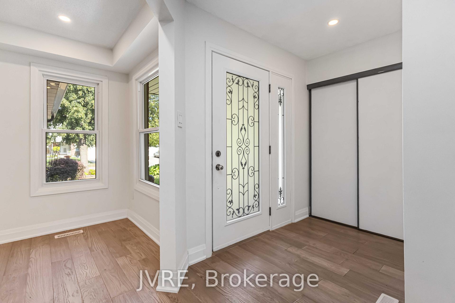 Photo 6 of 263 Wright Crescent, Ajax, Central — HOMEH