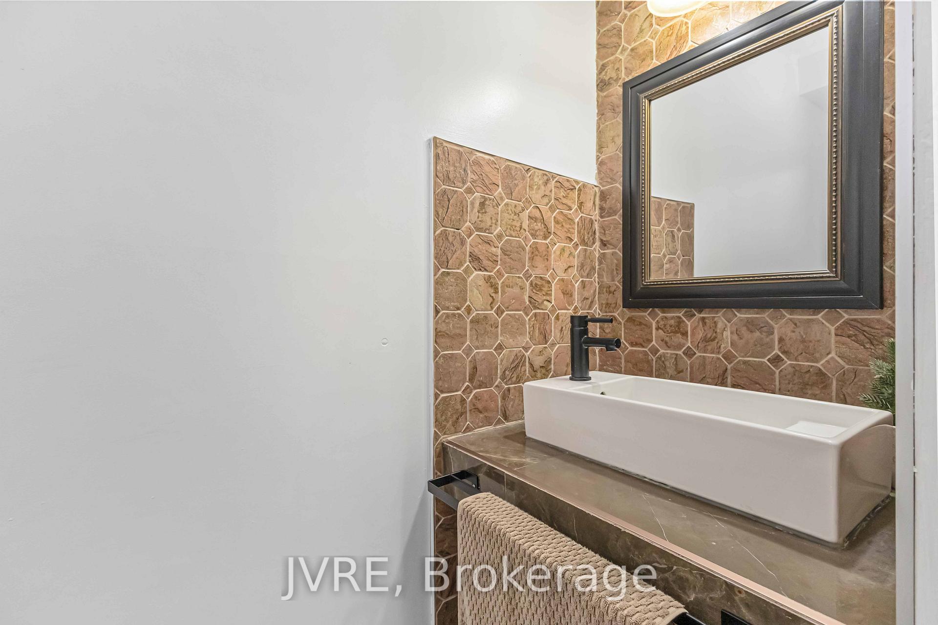 Photo 2 of 263 Wright Crescent, Ajax, Central — HOMEH